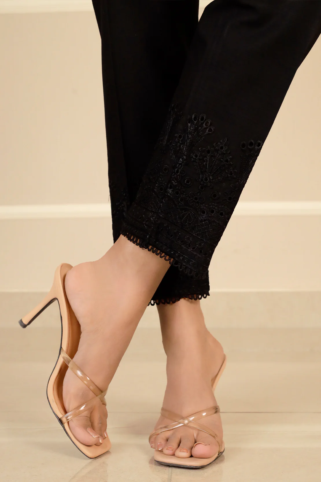 Embroidered Cotton Pant - Image 3