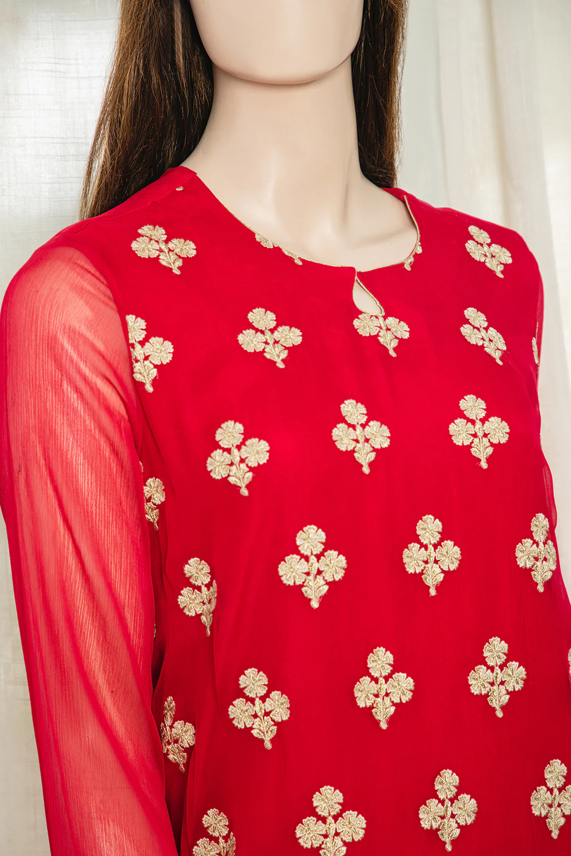 Unstitched Embroidered Luxury Chiffon 3 Piece With Chiffon Dupatta - Image 3