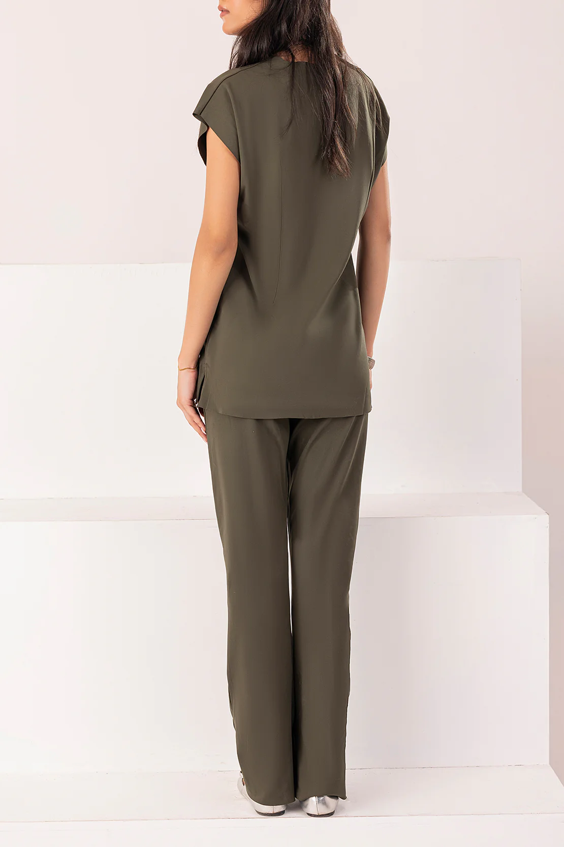 Minimal Fitted Knit Top - Image 4