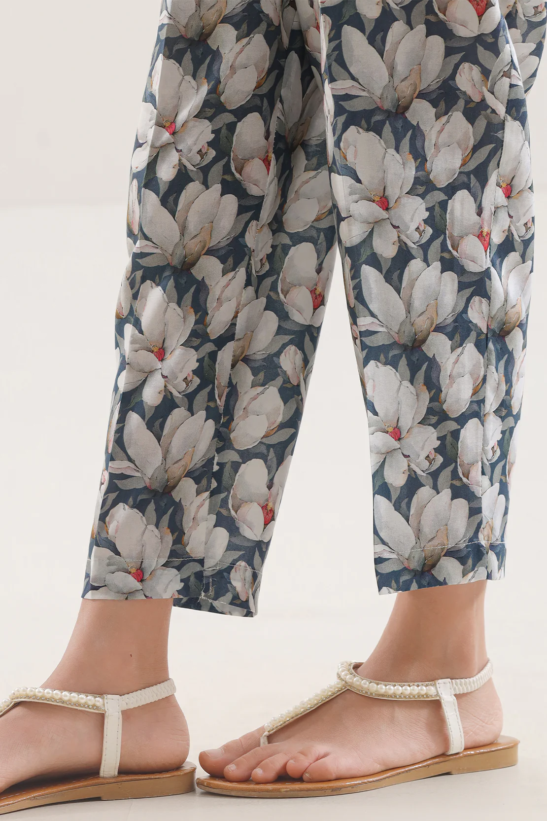 Printed Arabic Lawn Pants For Kids - Image 2
