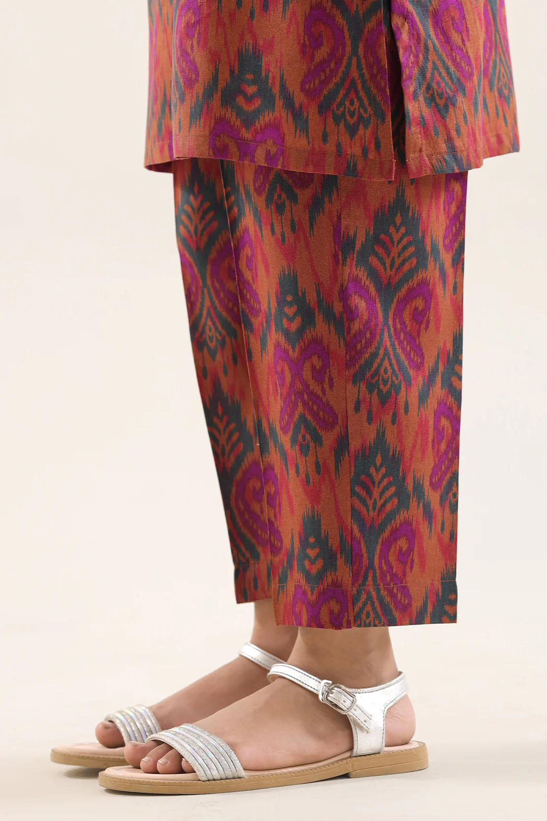 Printed Arabic Lawn Stitched 2 Piece (Shirt/Trouser) For Kids - Image 5