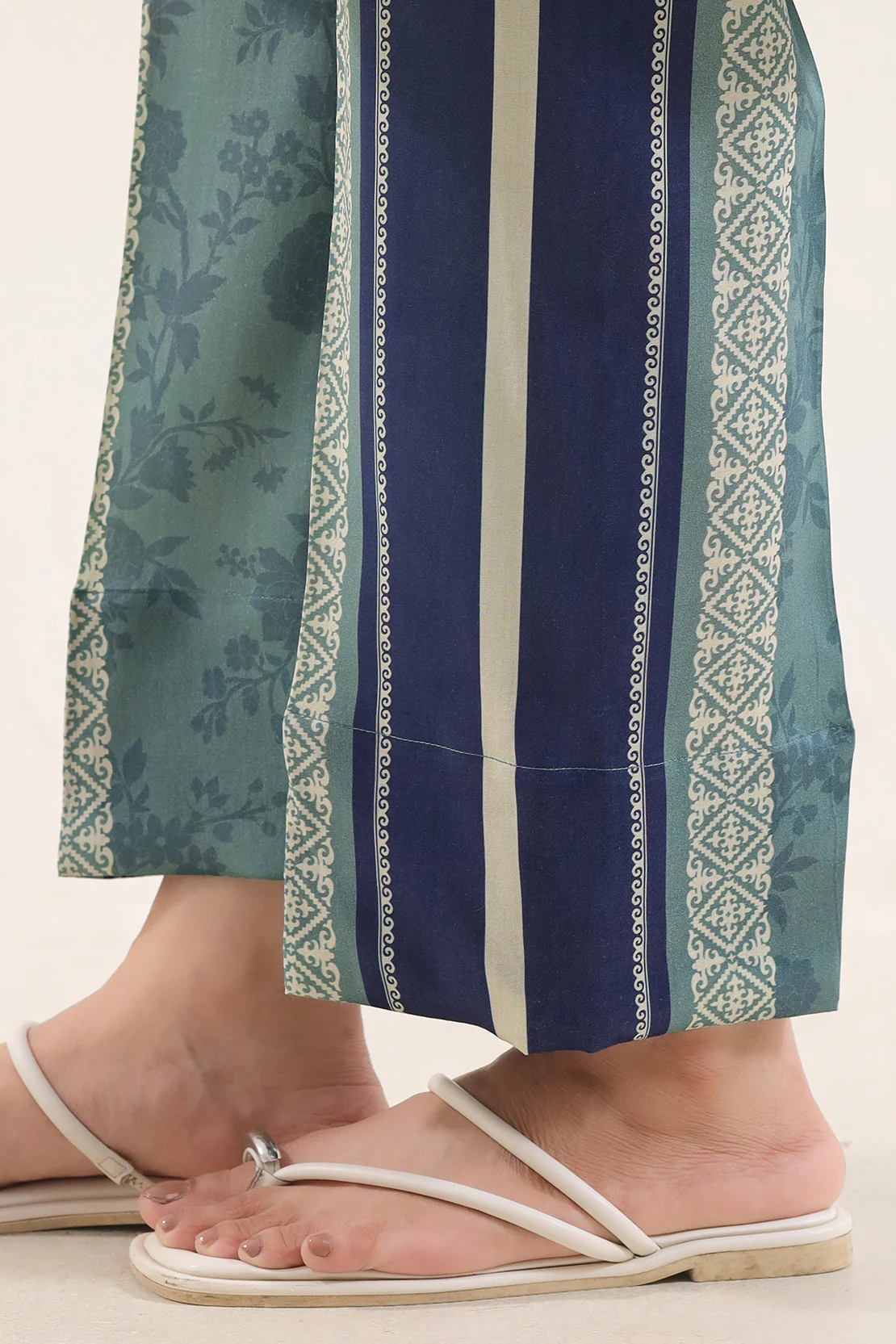 Printed Arabic Lawn Stitched 2 Piece (Shirt/Trouser) - Image 6