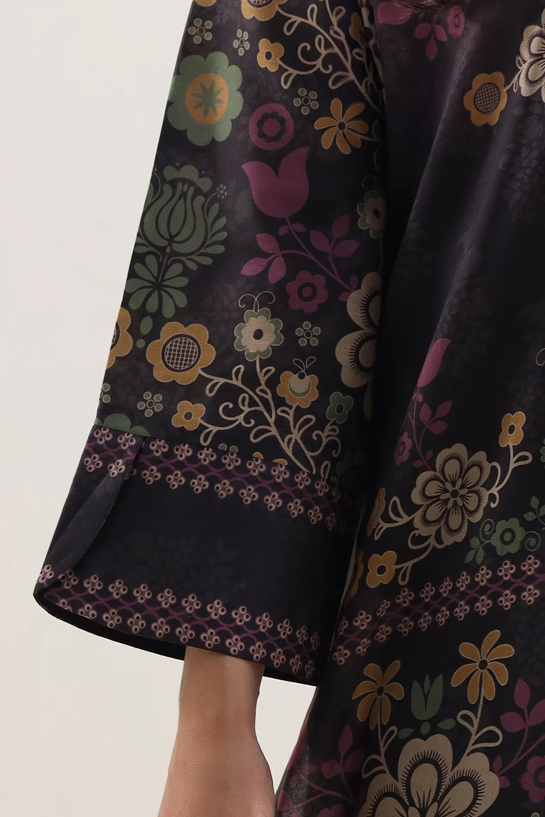 Printed Arabic Lawn Stitched 2 Piece (Shirt/Trouser) - Image 4