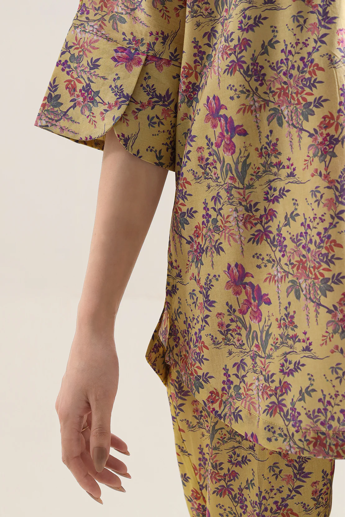 Printed Arabic Lawn Stitched 2 Piece (Shirt/Trouser) - Image 4
