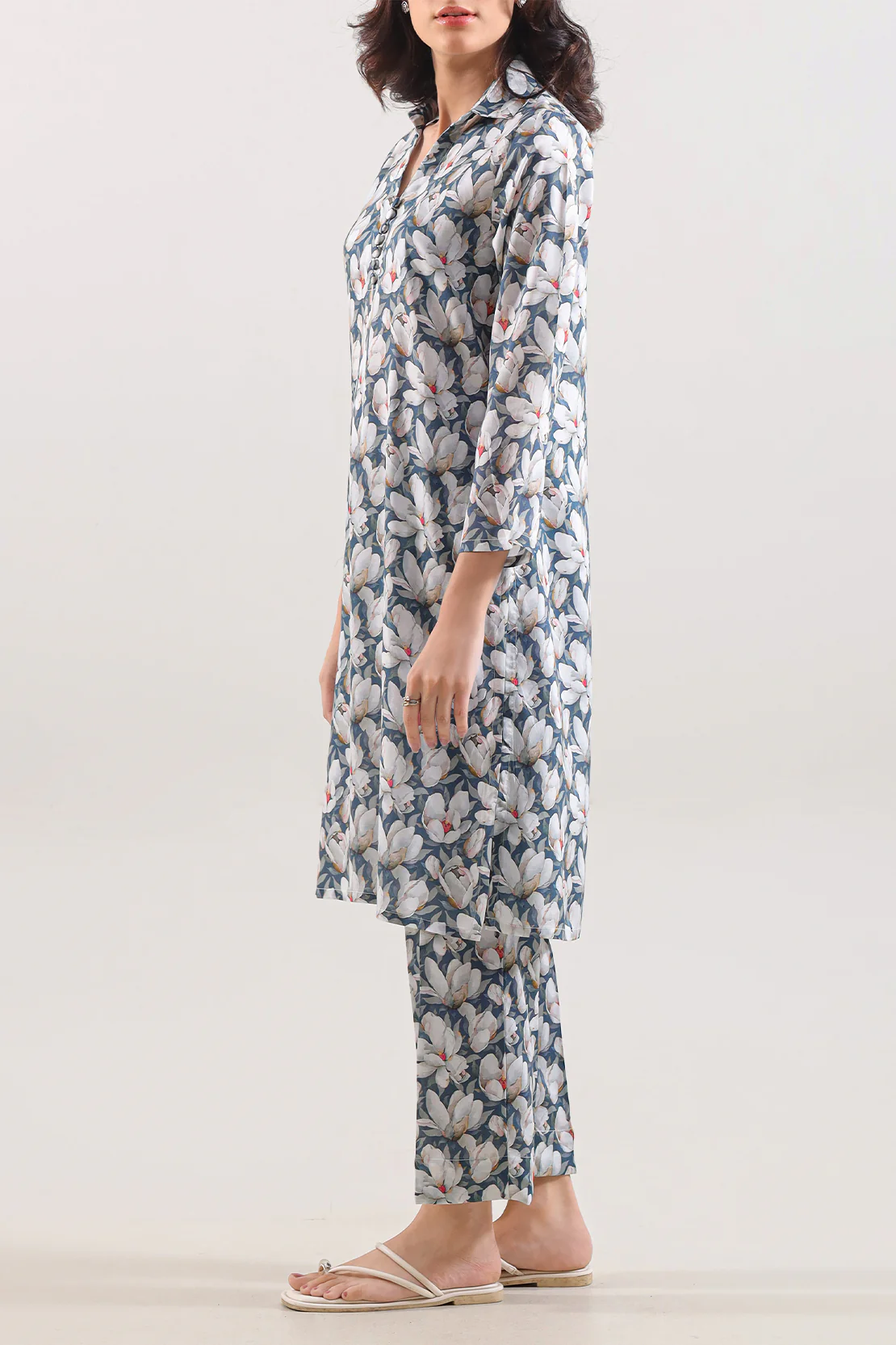 Printed Arabic Lawn Stitched Shirt - Image 3