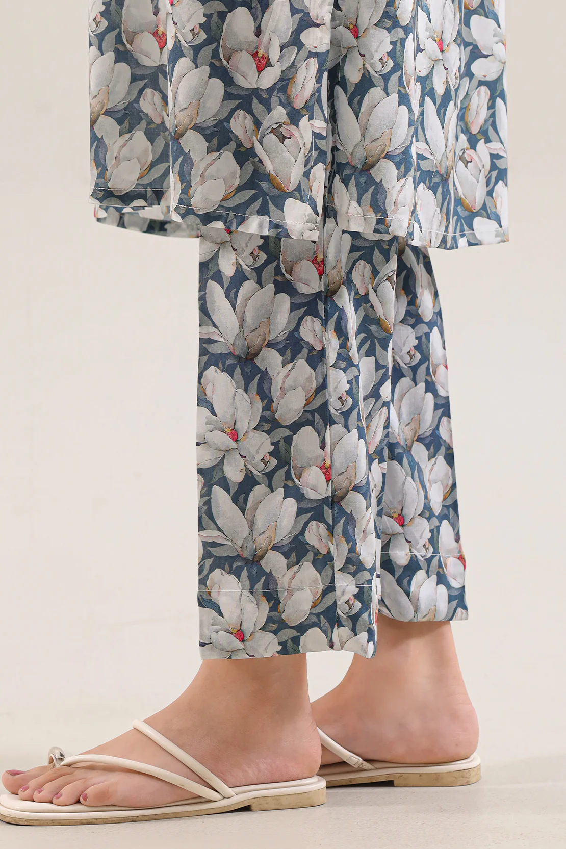 Printed Arabic Lawn Stitched Shirt - Image 6
