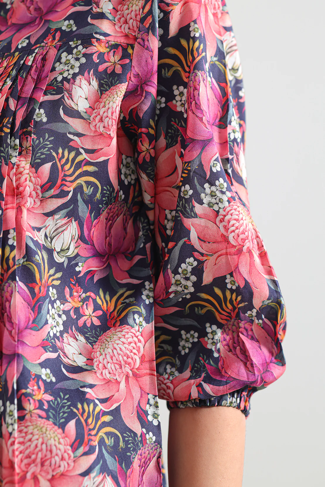 Printed Arabic Lawn Stitched Shirt - Image 5