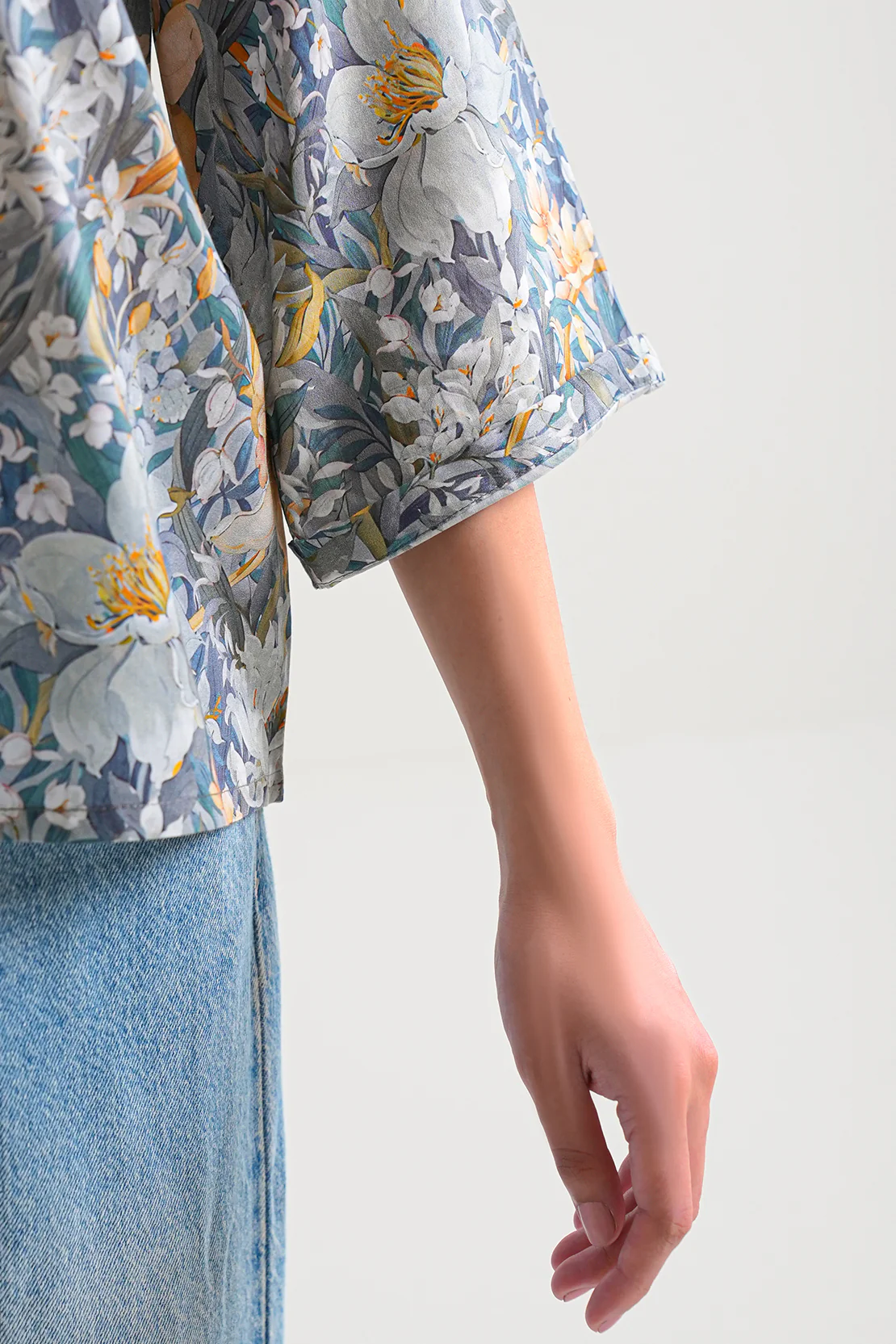 Printed Arabic Lawn Stitched Shirt - Image 7