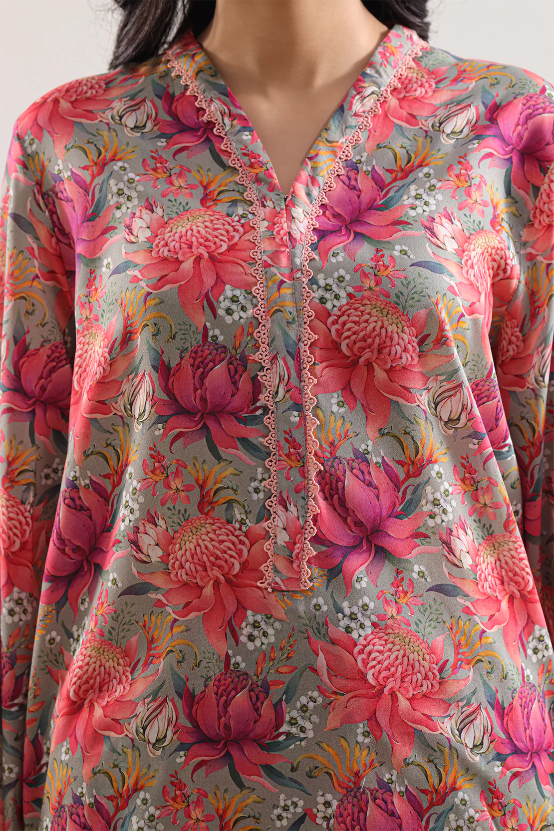 Printed Arabic Lawn Stitched Shirt - Image 4