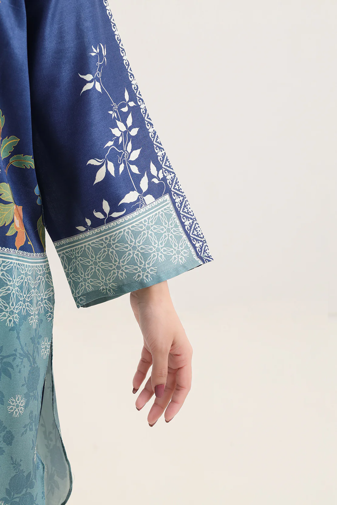 Printed Arabic Lawn Stitched Shirt - Image 4