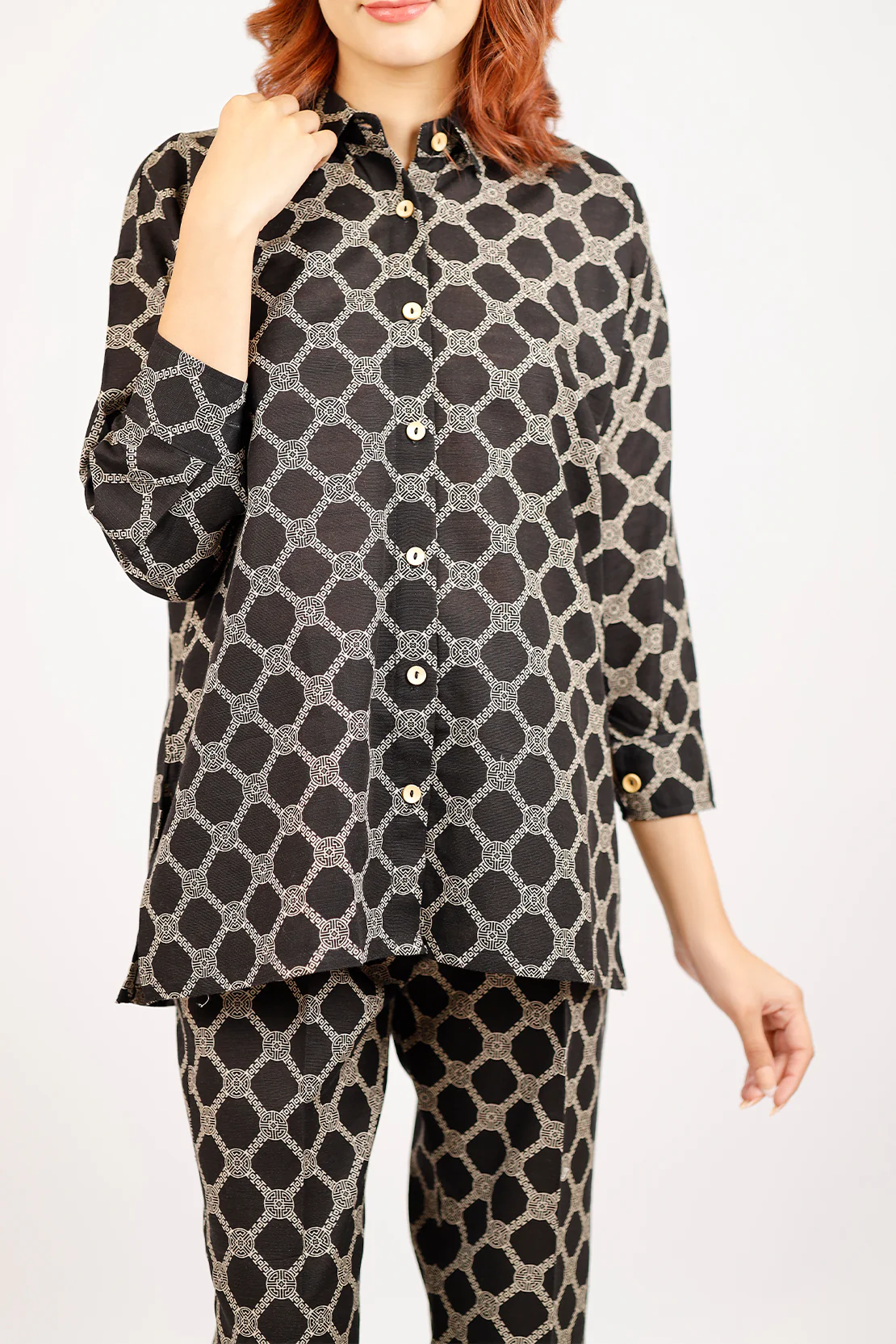 Printed Warm Khaddar Stitched 2 Piece (Shirt/Trouser) - Image 2
