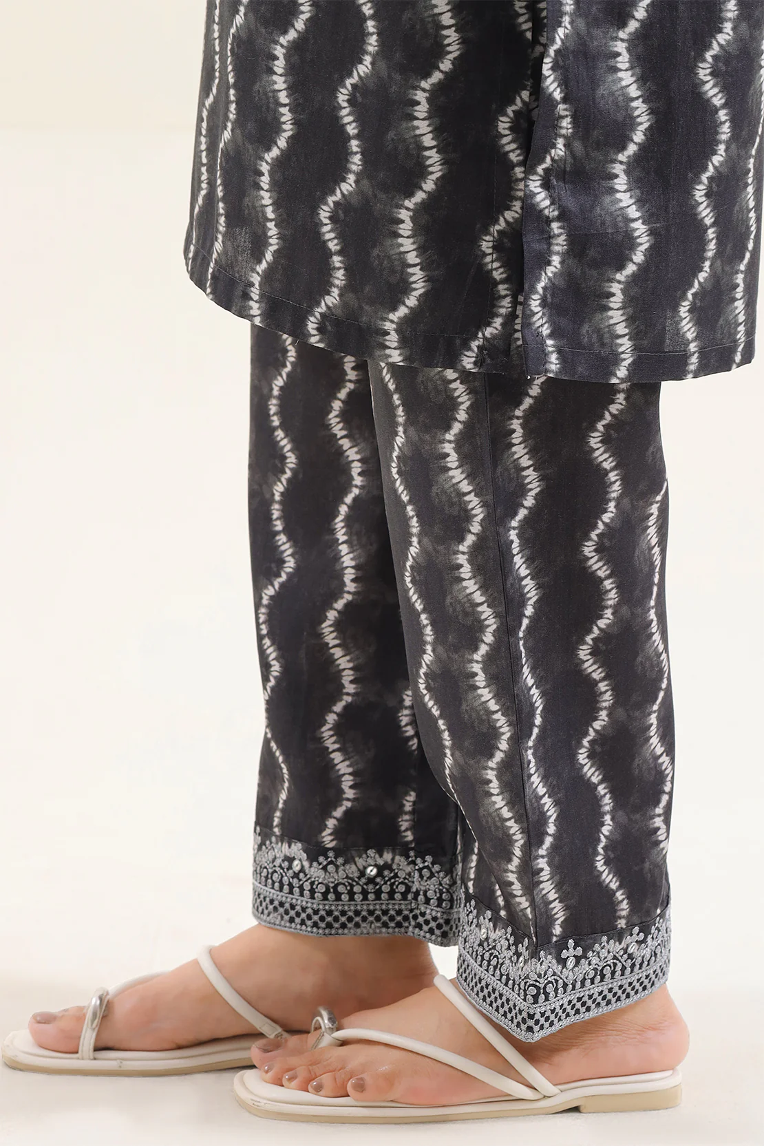 Printed Embroidered Arabic Lawn Stitched 2 Piece (Shirt/Trouser) - Image 6
