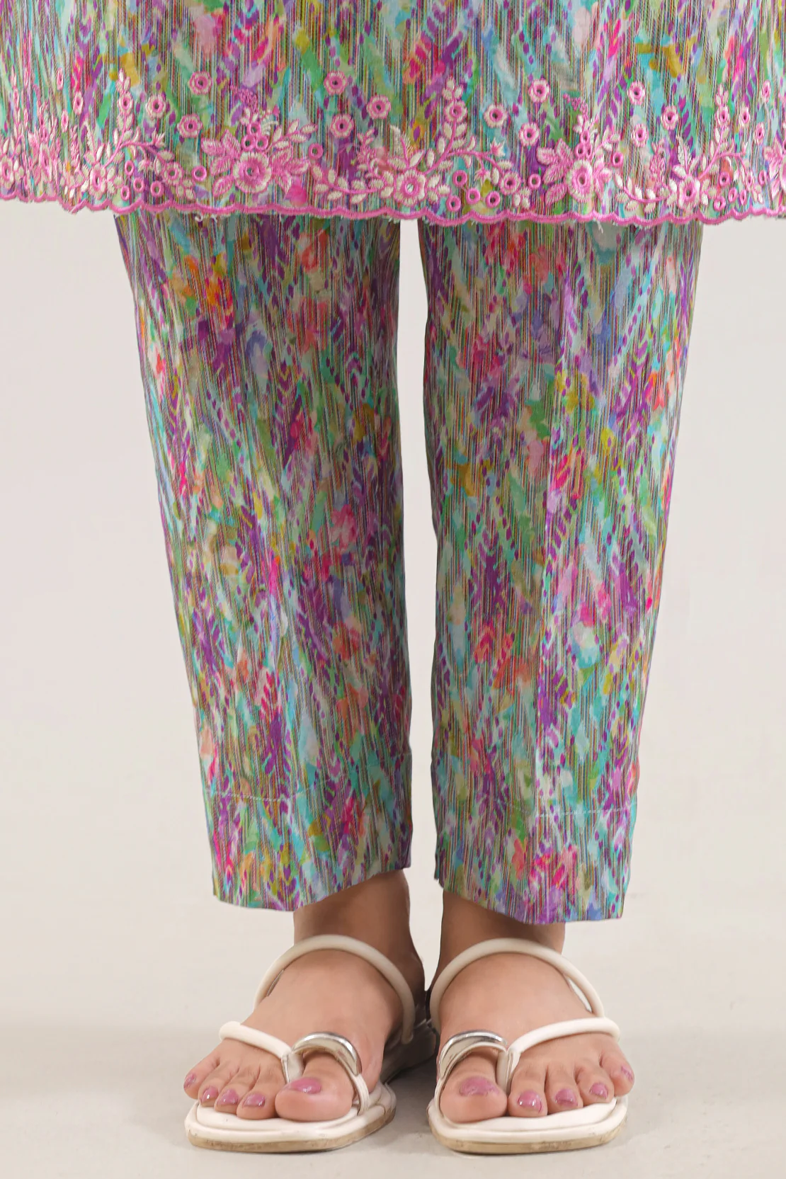 Printed Embroidered Cotton Jacquard Stitched 3 Piece - Image 5