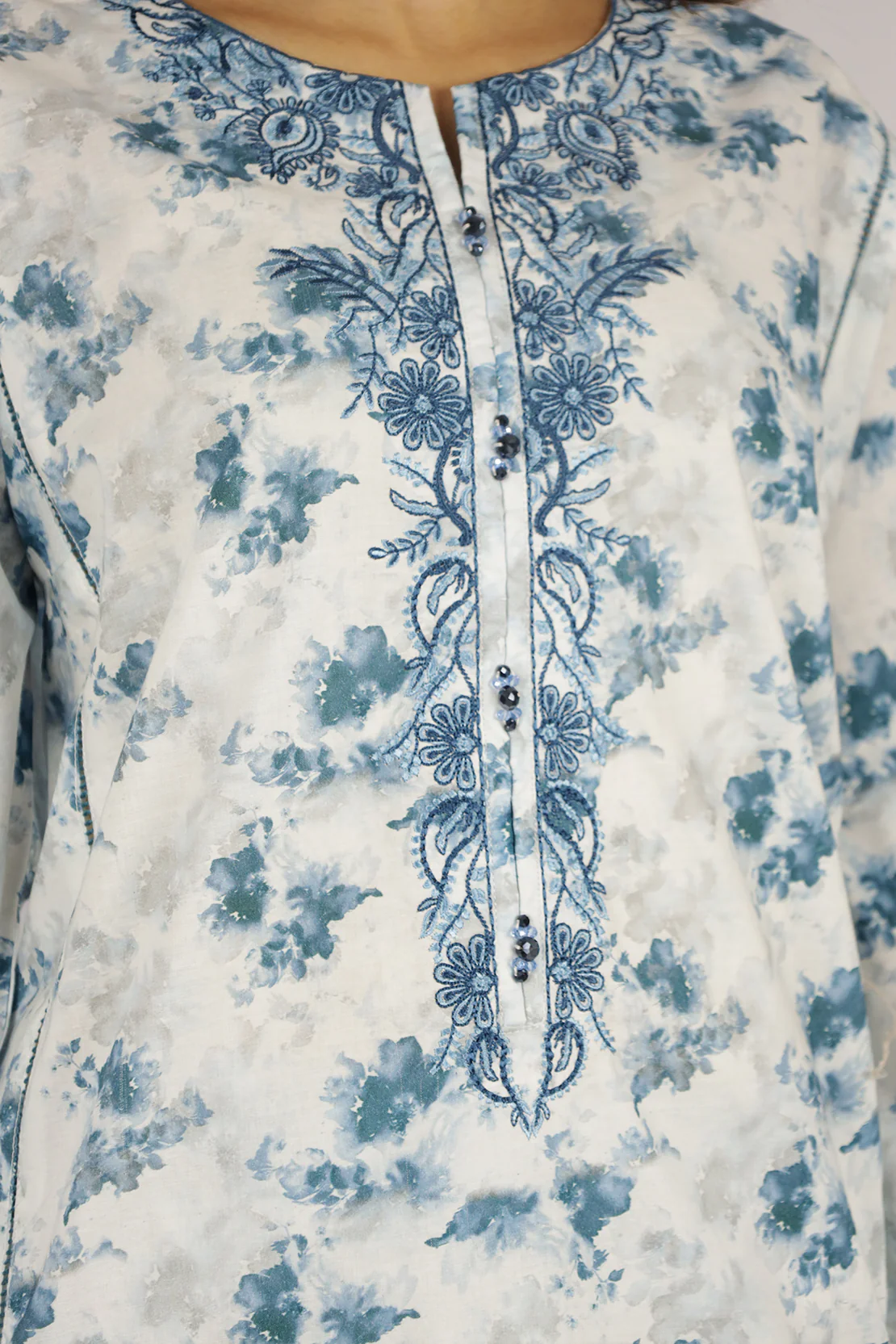 Printed Embroidered Lawn Stitched 3 Piece - Image 5