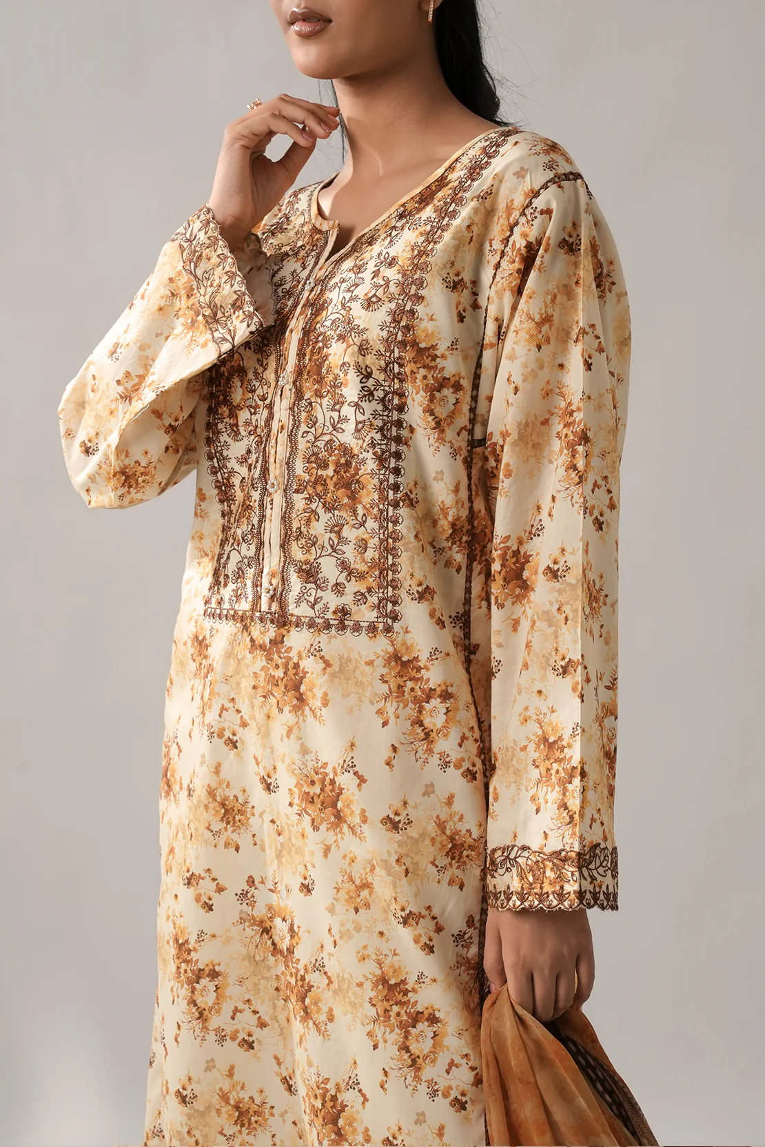Printed Embroidered Lawn Stitched 3 Piece - Image 6