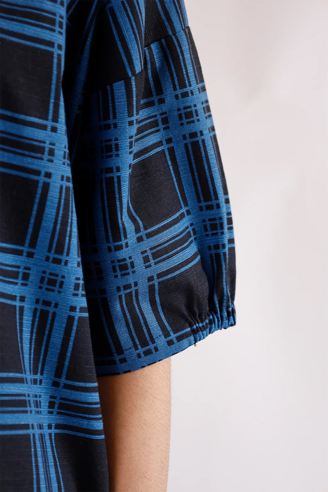 Printed Khaddar Stitched 2 Piece (Shirt/Trouser) - Image 6