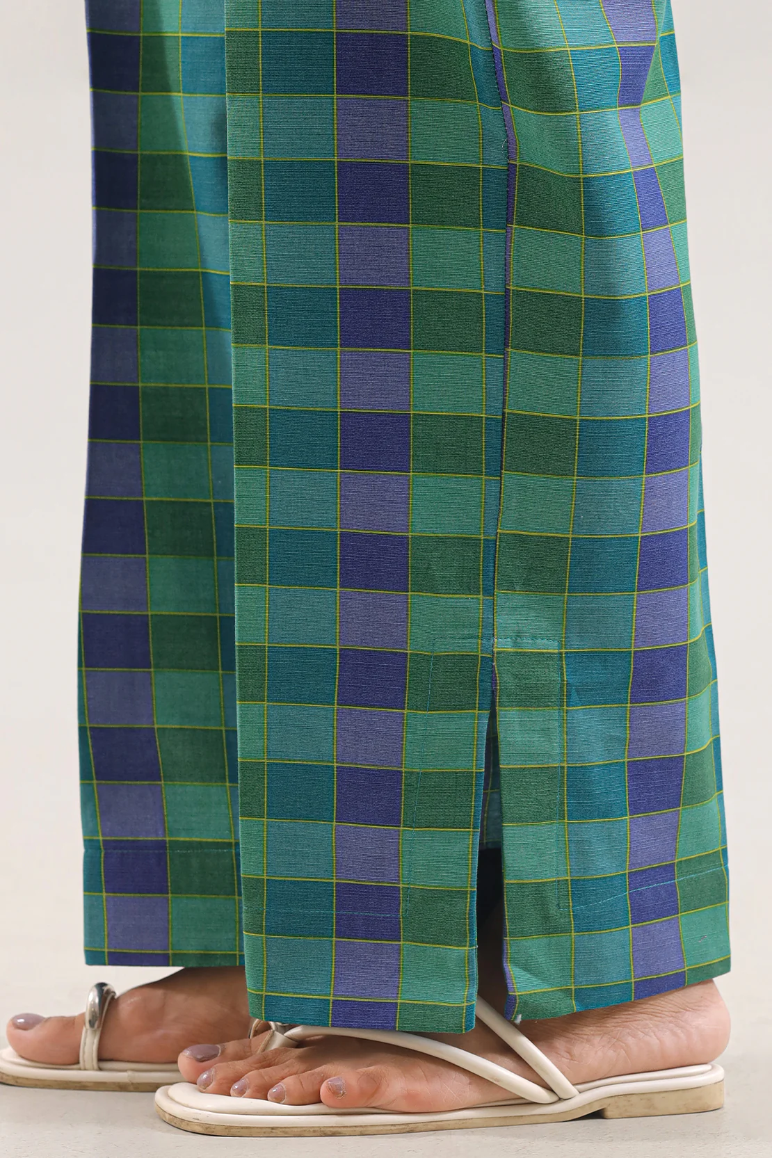 Printed Khaddar Stitched 2 Piece (Shirt/Trouser) - Image 5