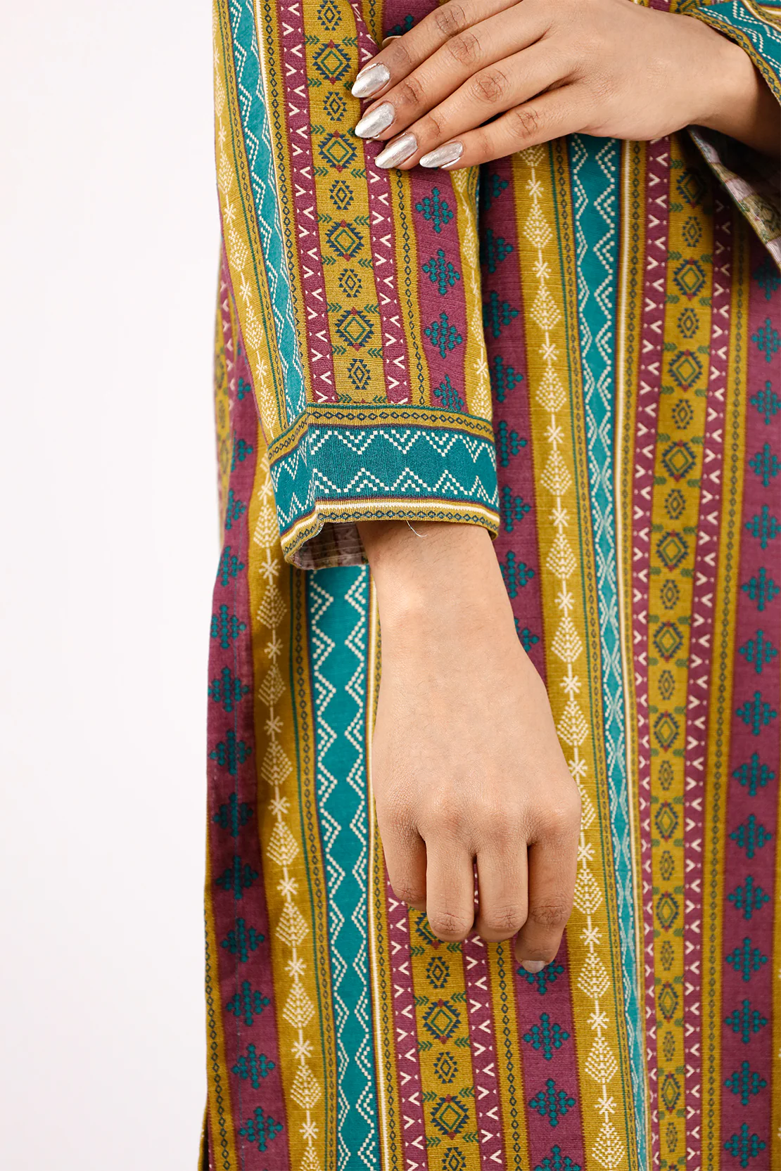 Printed Khaddar Stitched 2 Piece (Shirt/Trouser) - Image 5