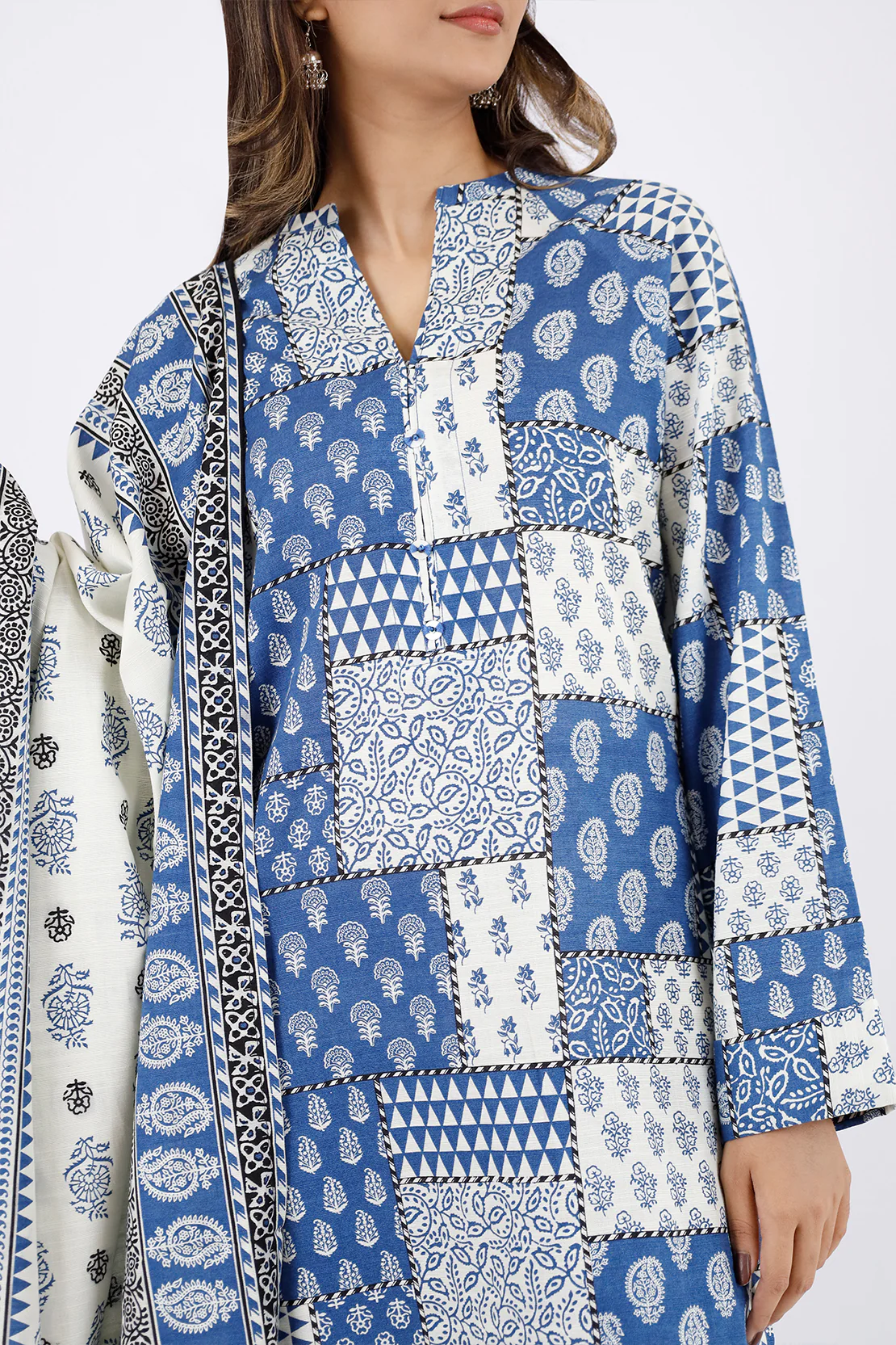 Printed Khaddar Stitched 2 Piece (Shirt/Trouser) - Image 3