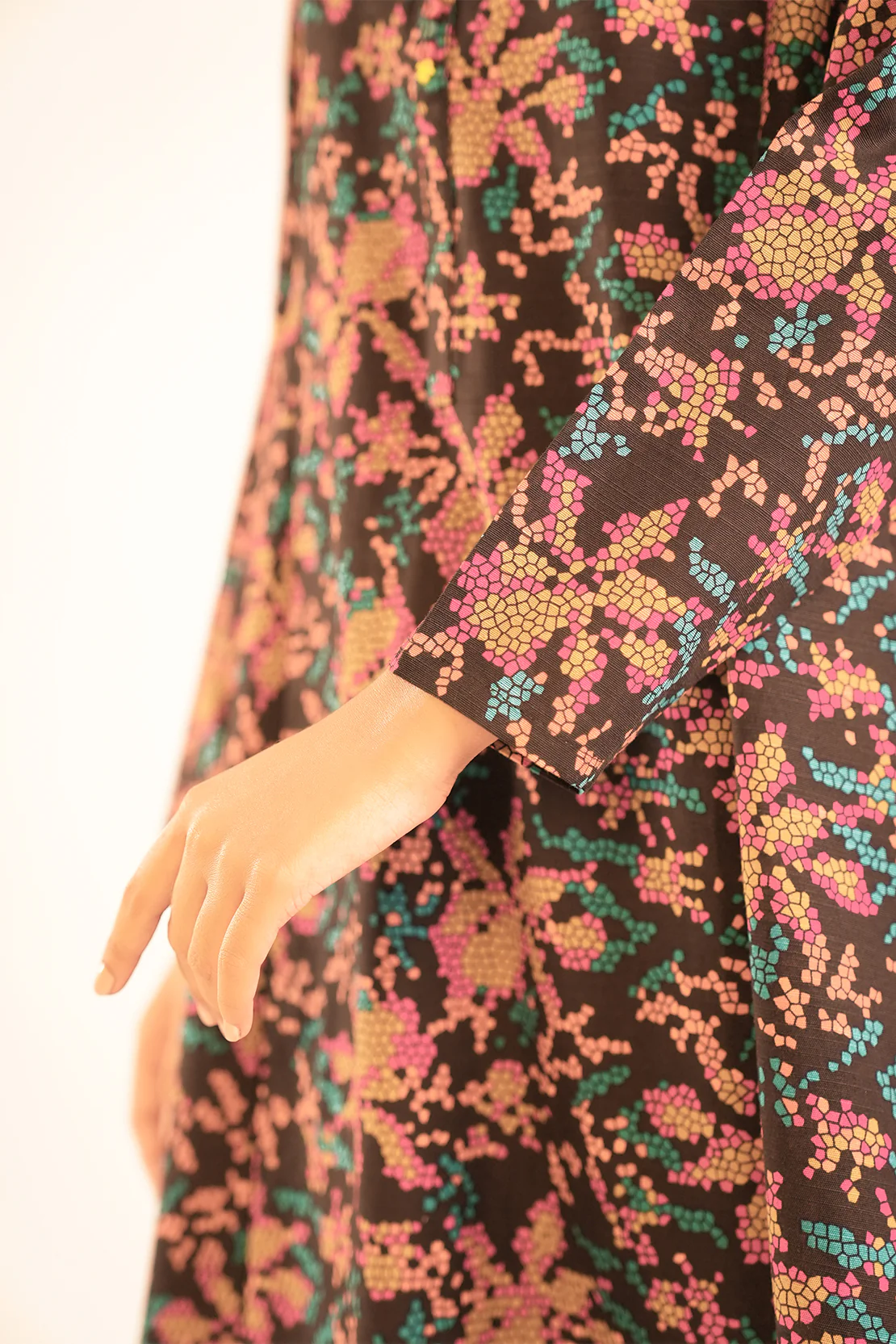 Printed Khaddar Stitched 2 Piece (Shirt/Trouser) - Image 7