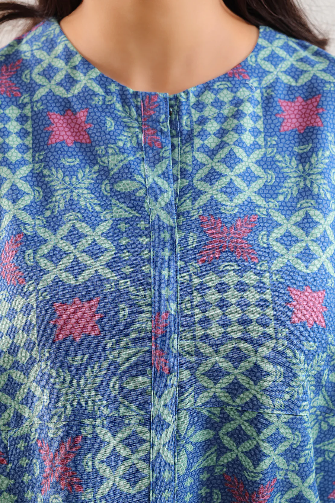 Printed Khaddar Stitched 2 Piece (Shirt/Trouser) - Image 3