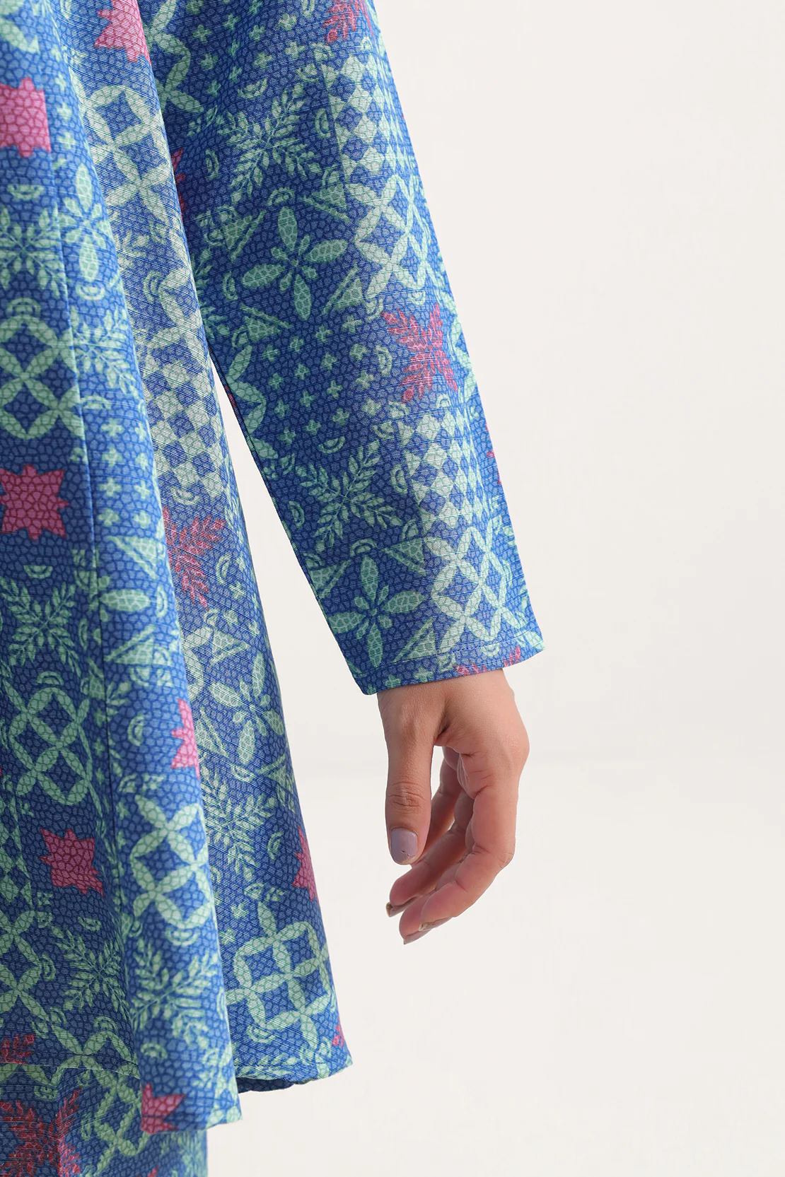 Printed Khaddar Stitched 2 Piece (Shirt/Trouser) - Image 4