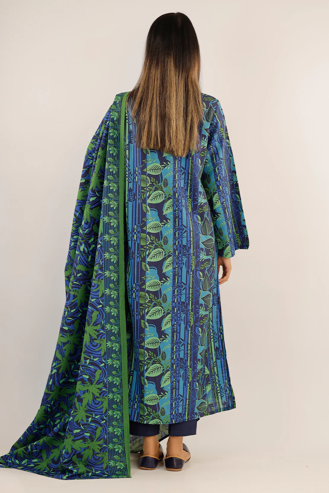 Printed Khaddar Stitched 2 Piece (Shirt/Trouser) - Image 4