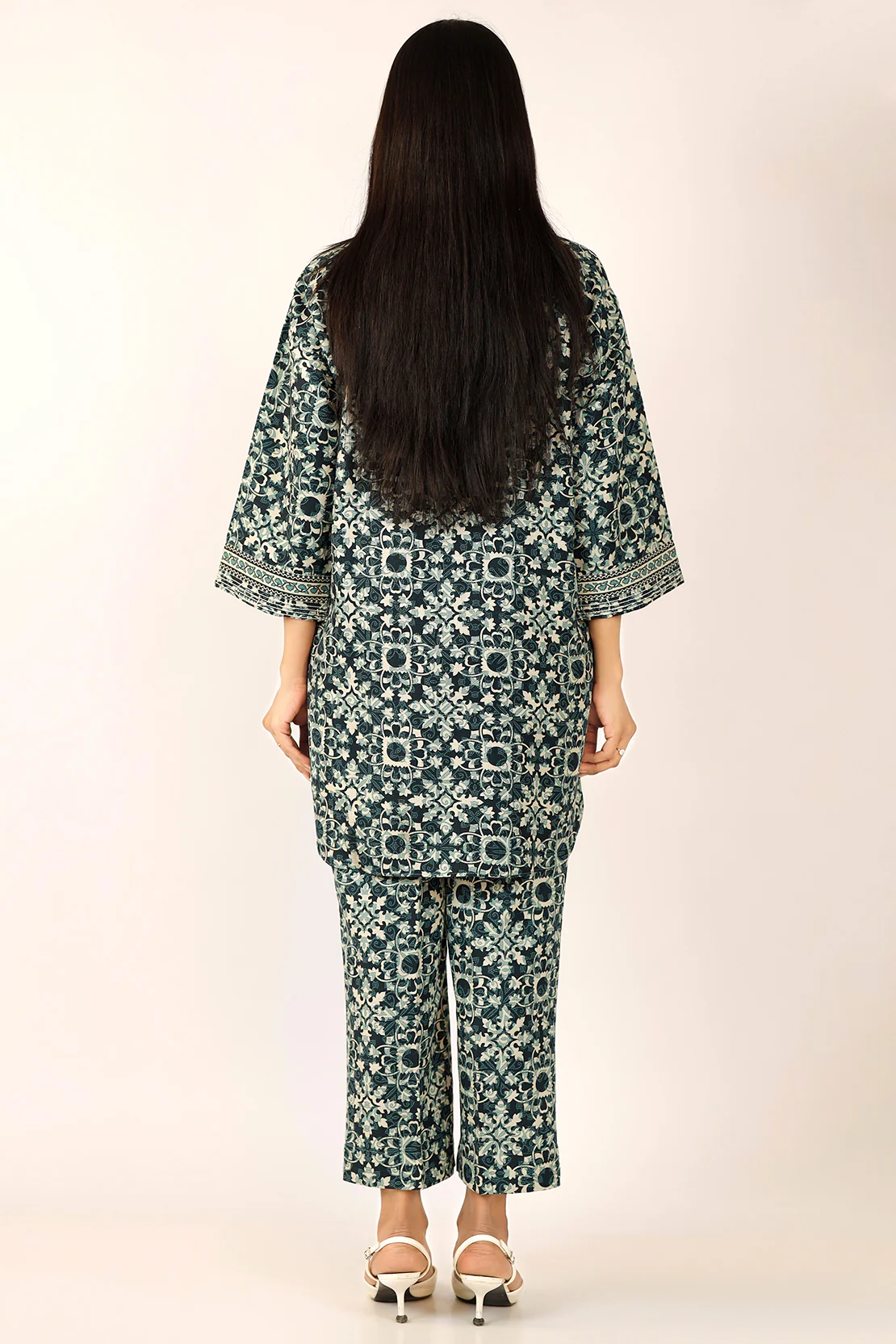 Printed Khaddar Stitched 2 Piece (Shirt/Trouser) - Image 3