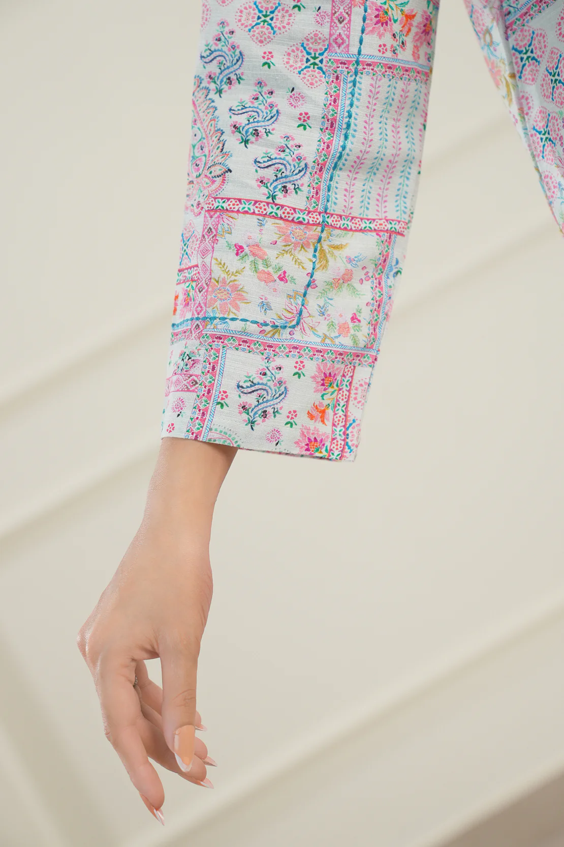 Printed Khaddar Stitched 2 Piece (Shirt/Trouser) - Image 5