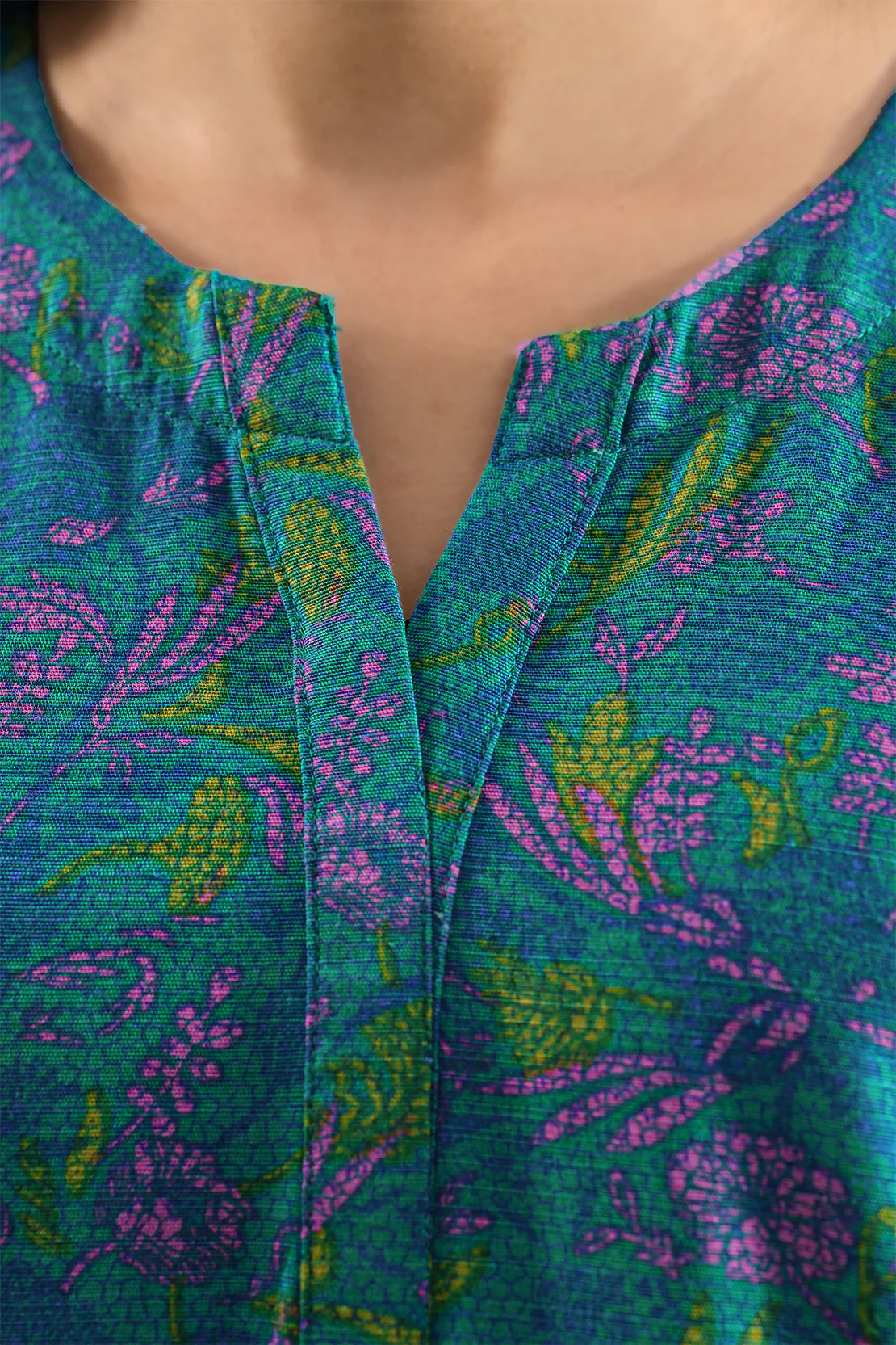 Printed Khaddar Stitched 2 Piece (Shirt/Trouser) - Image 3