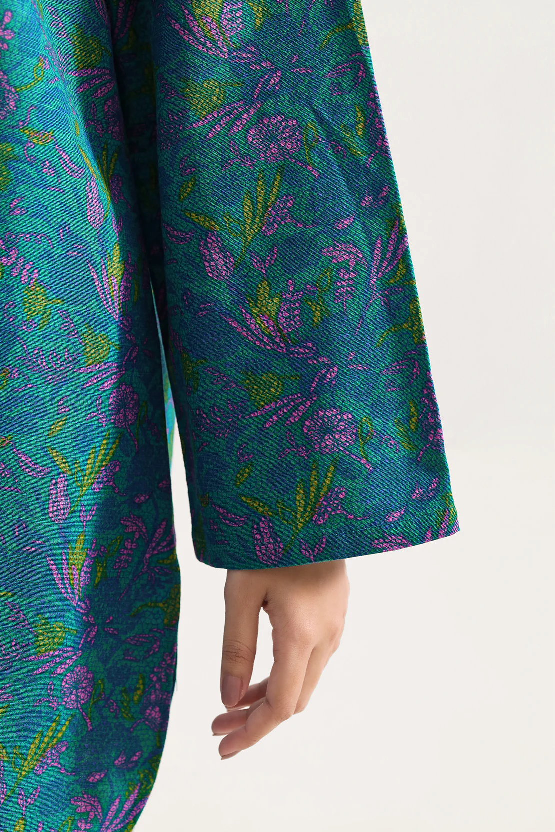 Printed Khaddar Stitched 2 Piece (Shirt/Trouser) - Image 4