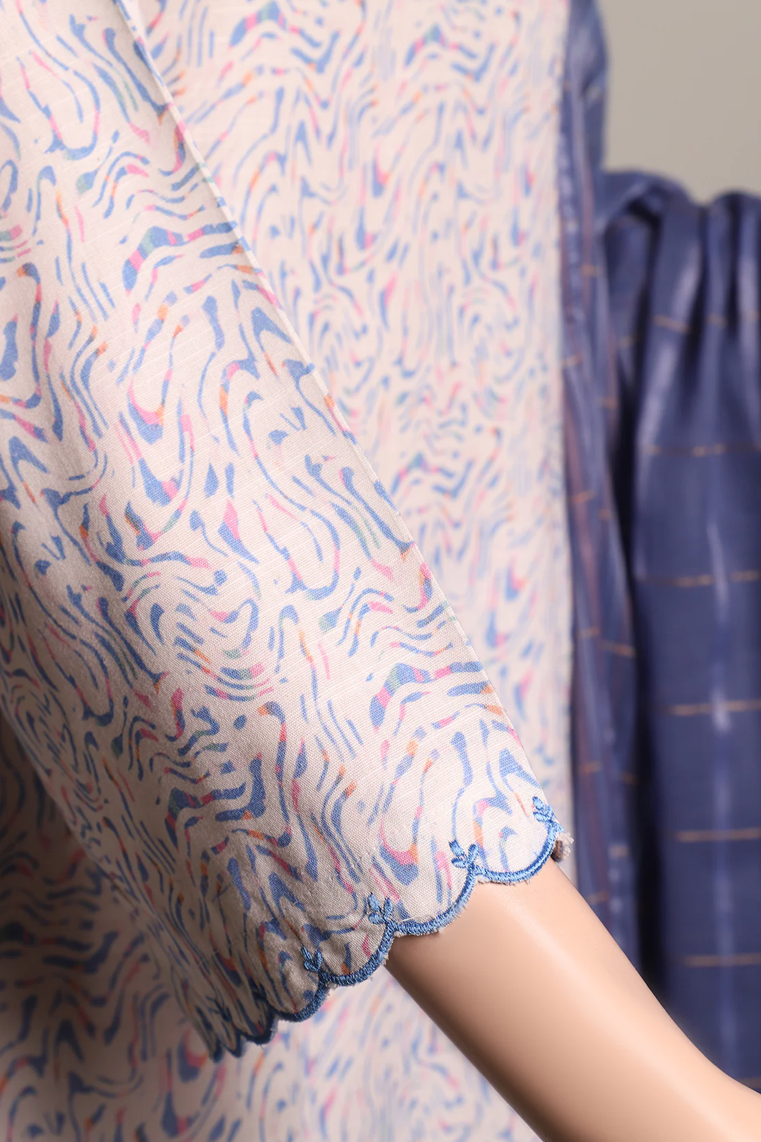 Printed Khaddar Stitched 2 Piece (Shirt/Trouser) - Image 4