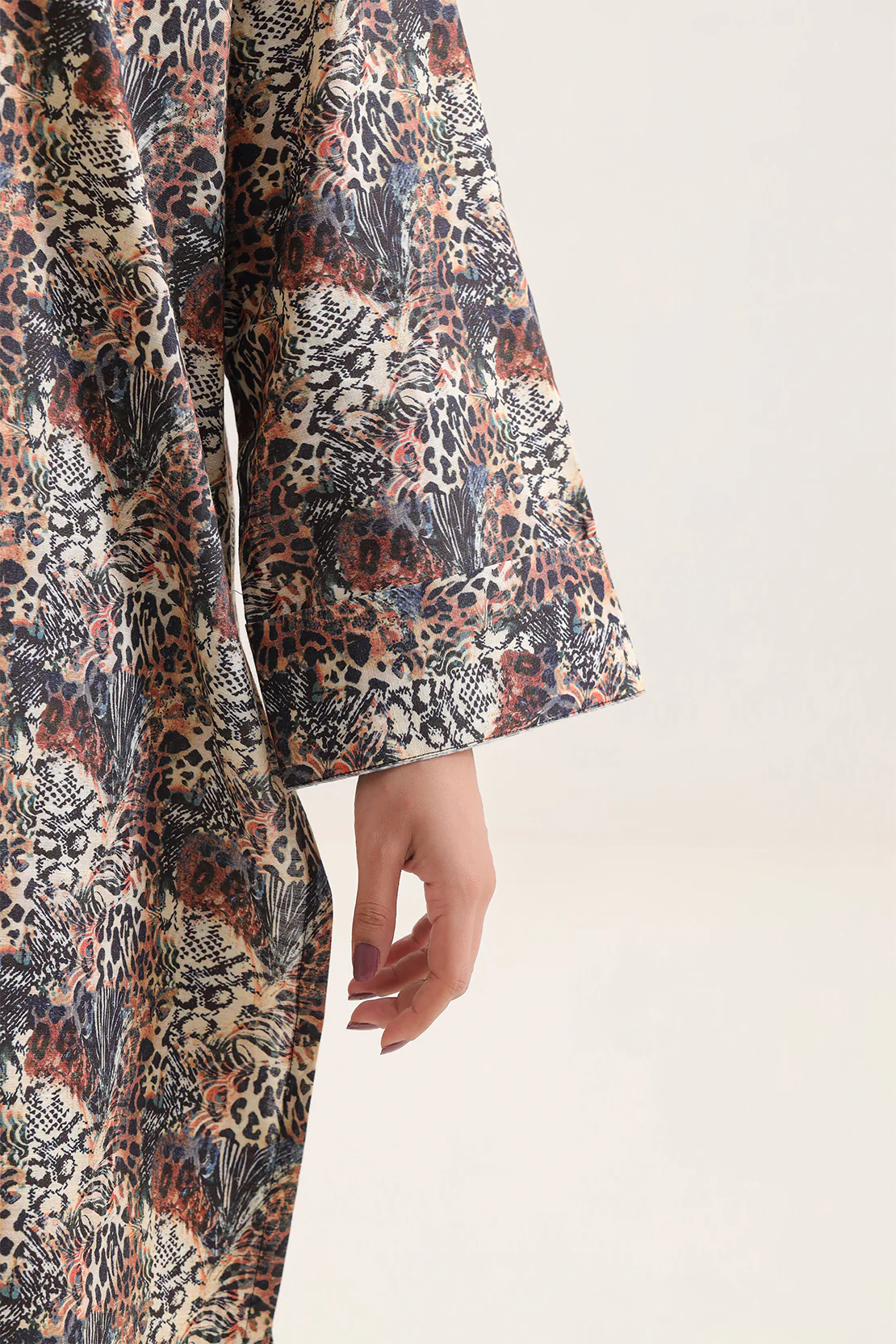 Printed Khaddar Stitched 2 Piece (Shirt/Trouser) - Image 5