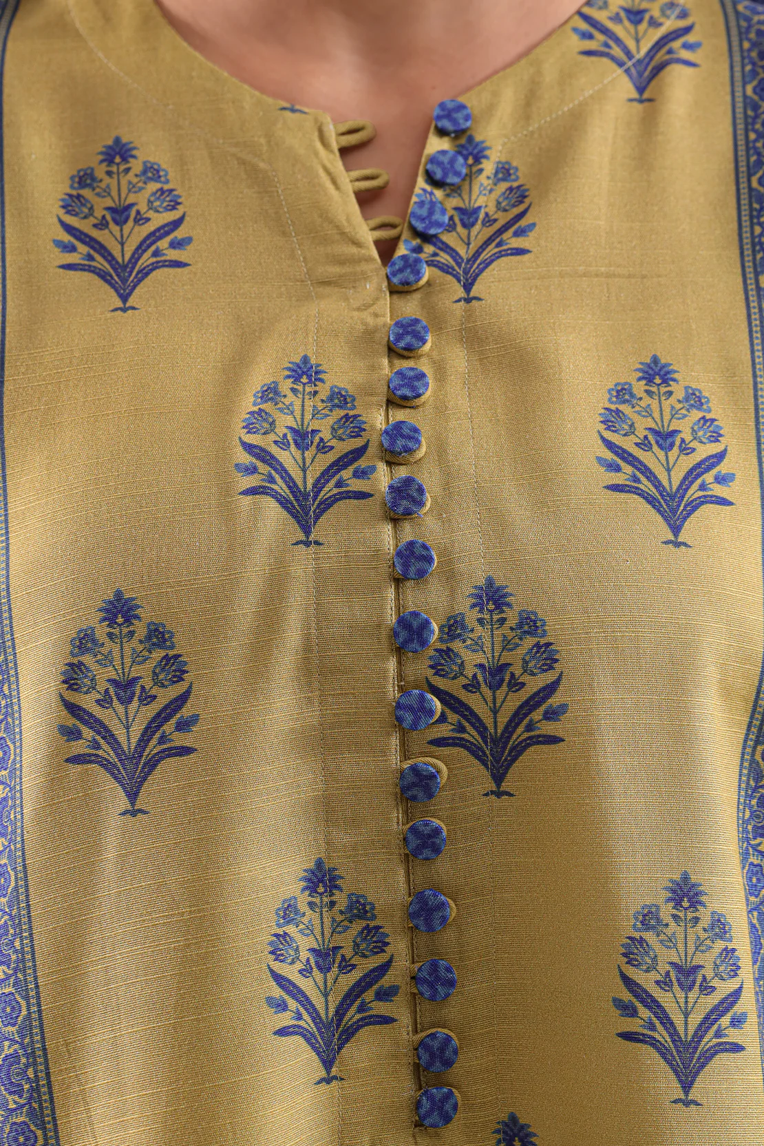 Printed Khaddar Stitched 2 Piece (Shirt/Trouser) - Image 3