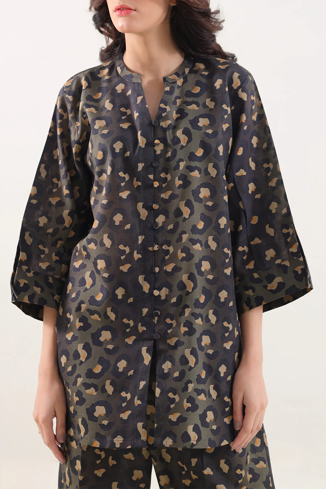 Printed Khaddar Stitched 2 Piece (Shirt/Trouser) - Image 3