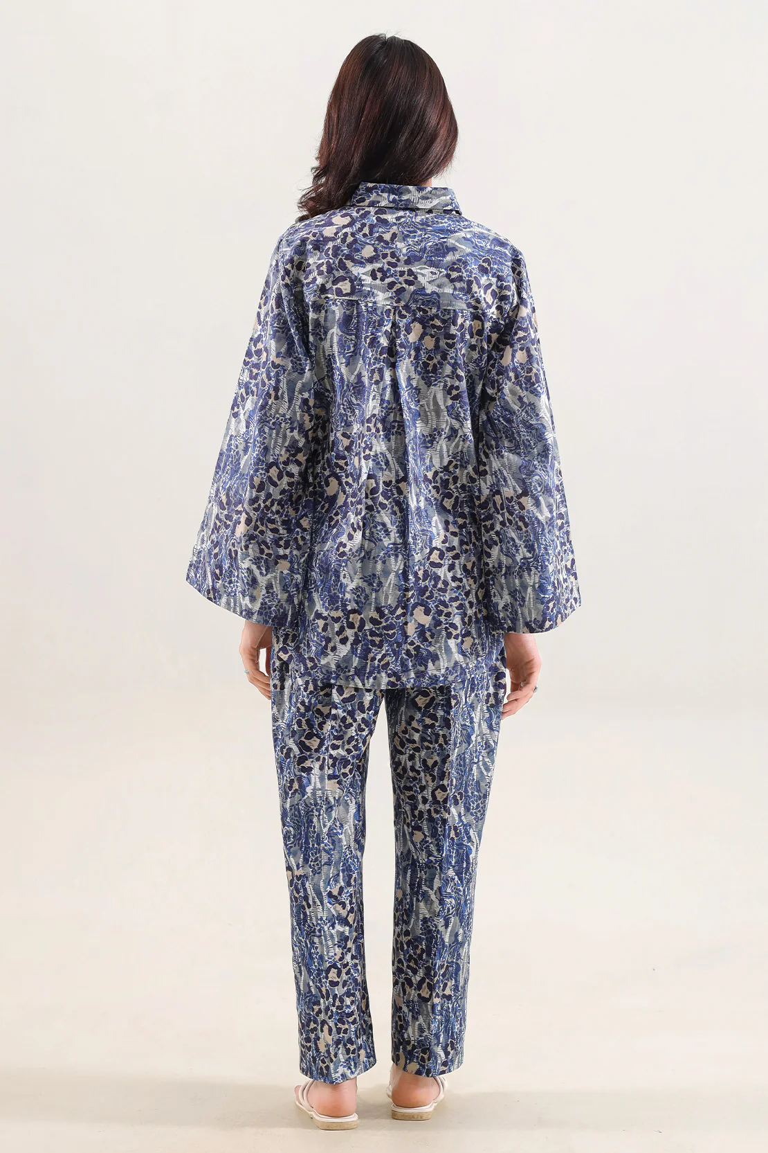 Printed Khaddar Stitched 2 Piece (Shirt/Trouser) - Image 5