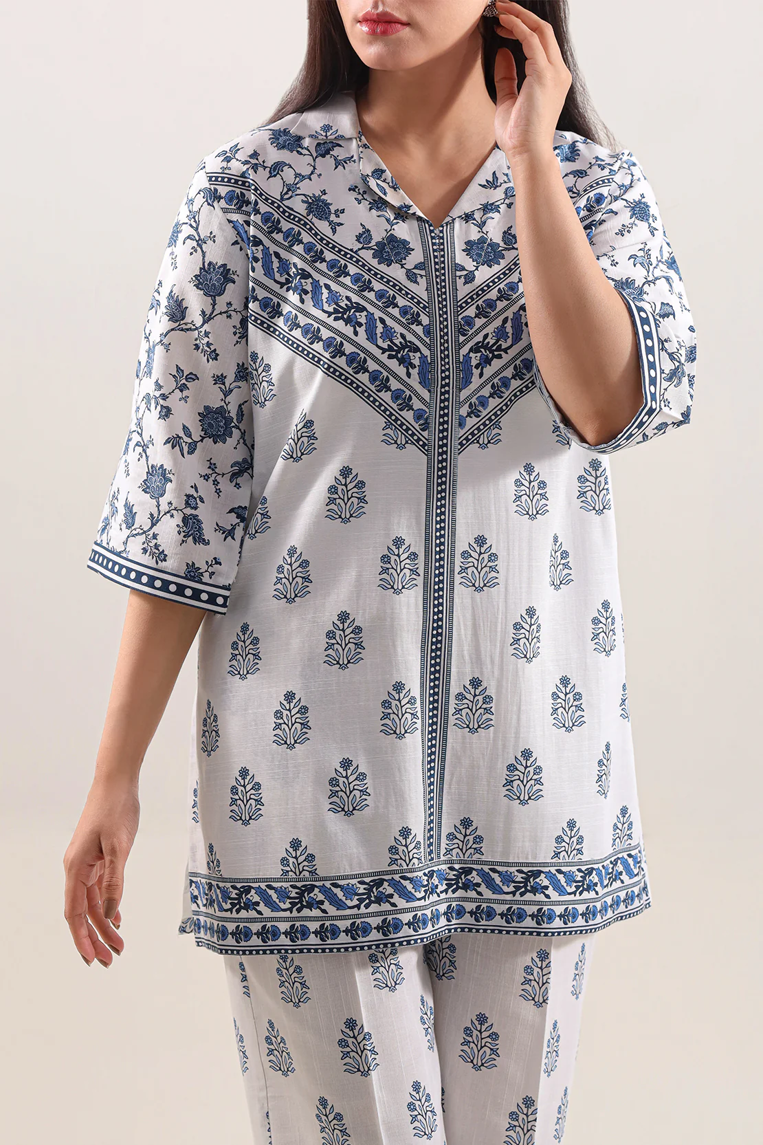 Printed Khaddar Stitched 2 Piece (Shirt/Trouser) - Image 3