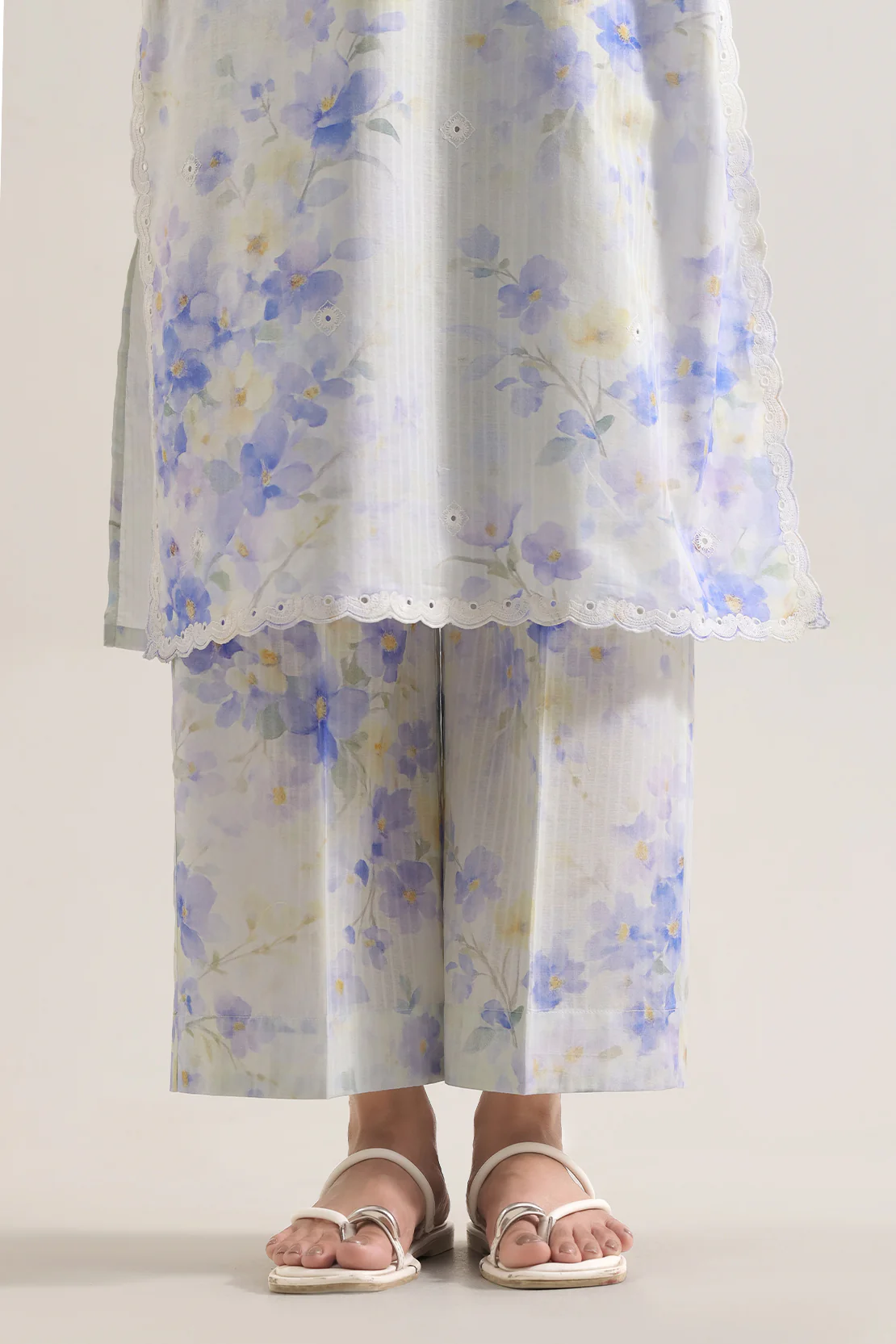 Printed Khaddar Stitched 2 Piece (Shirt/Trouser) - Image 5