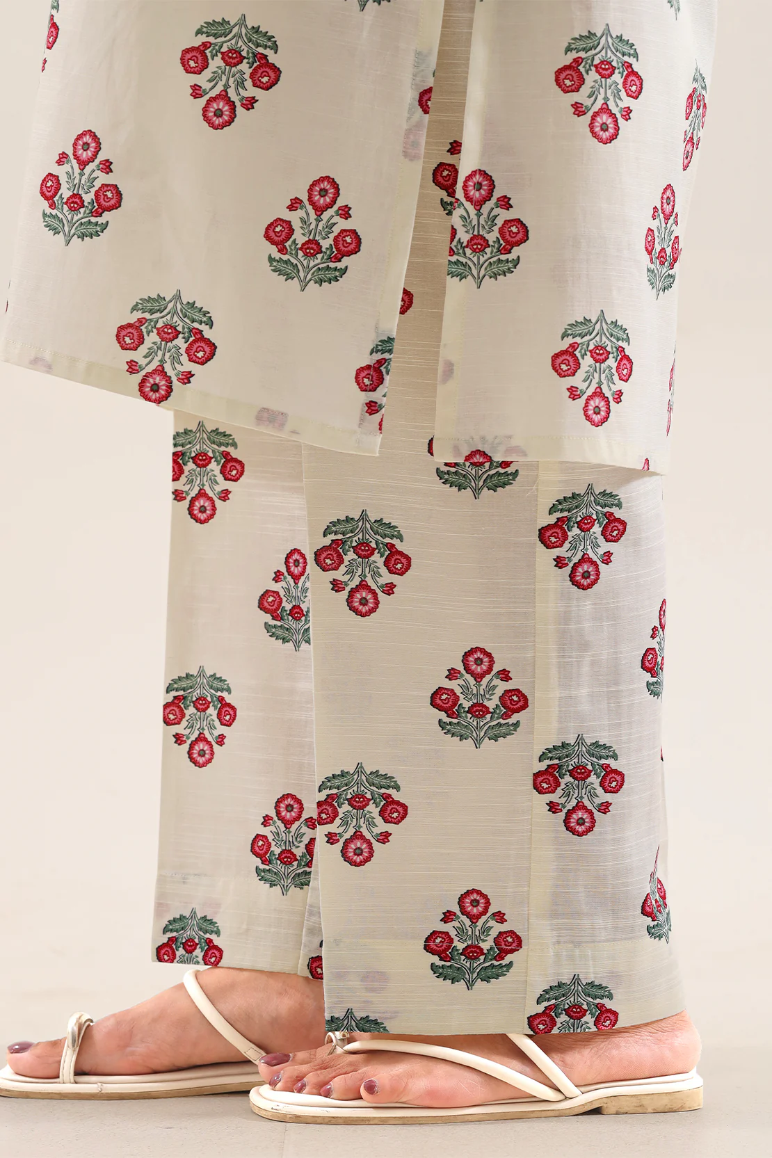 Printed Khaddar Stitched 2 Piece (Shirt/Trouser) - Image 5
