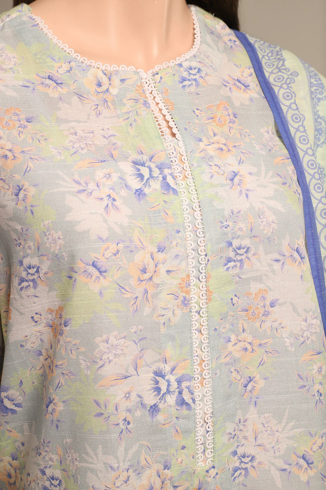 Printed Khaddar Stitched 3 Piece - Image 3