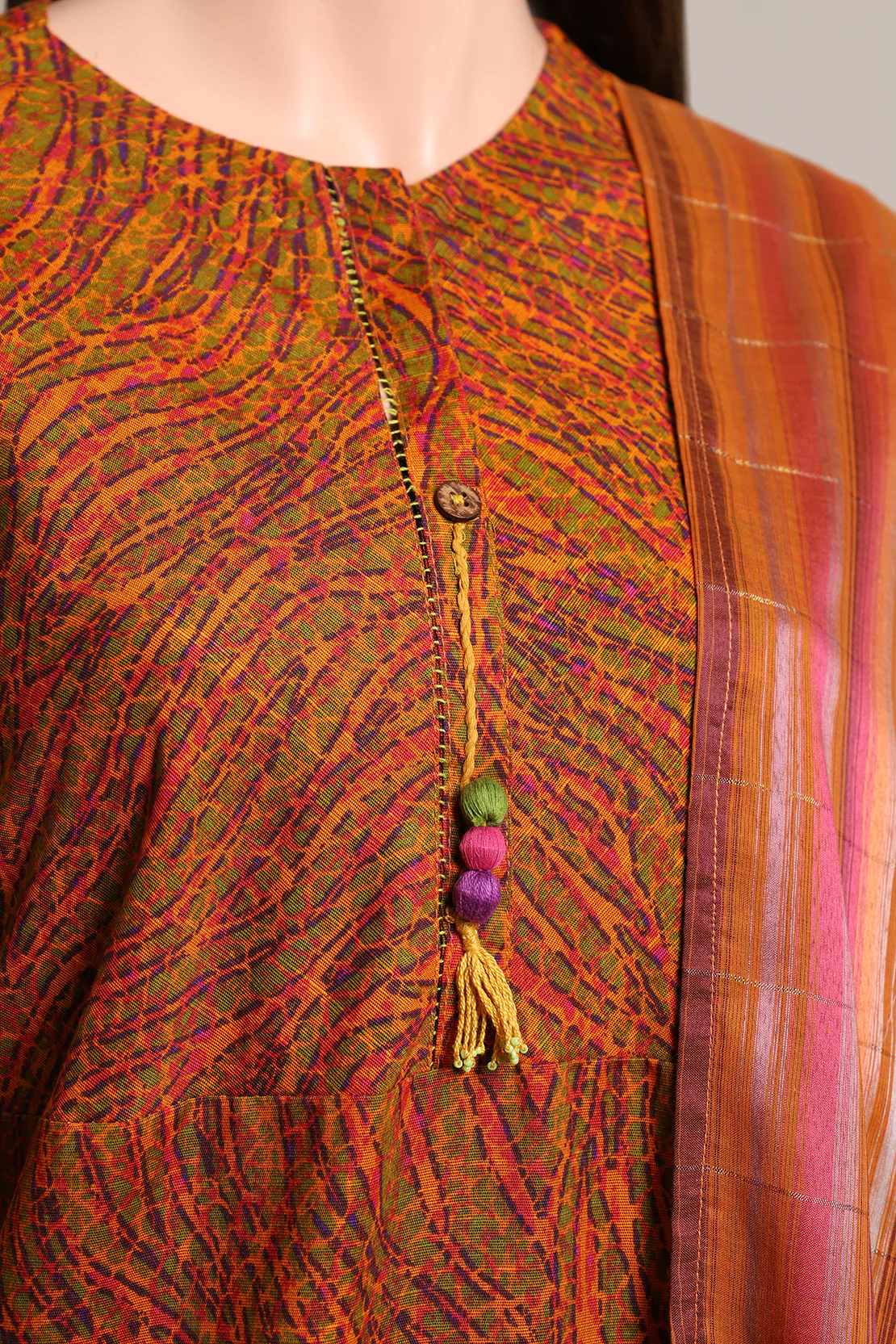 Printed Khaddar Stitched 3 Piece - Image 4