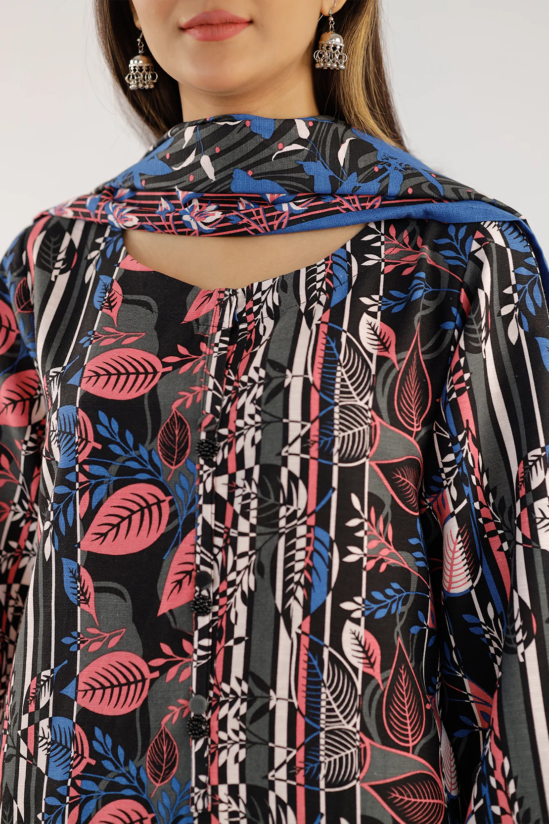 Printed Khaddar Stitched 3 Piece - Image 6