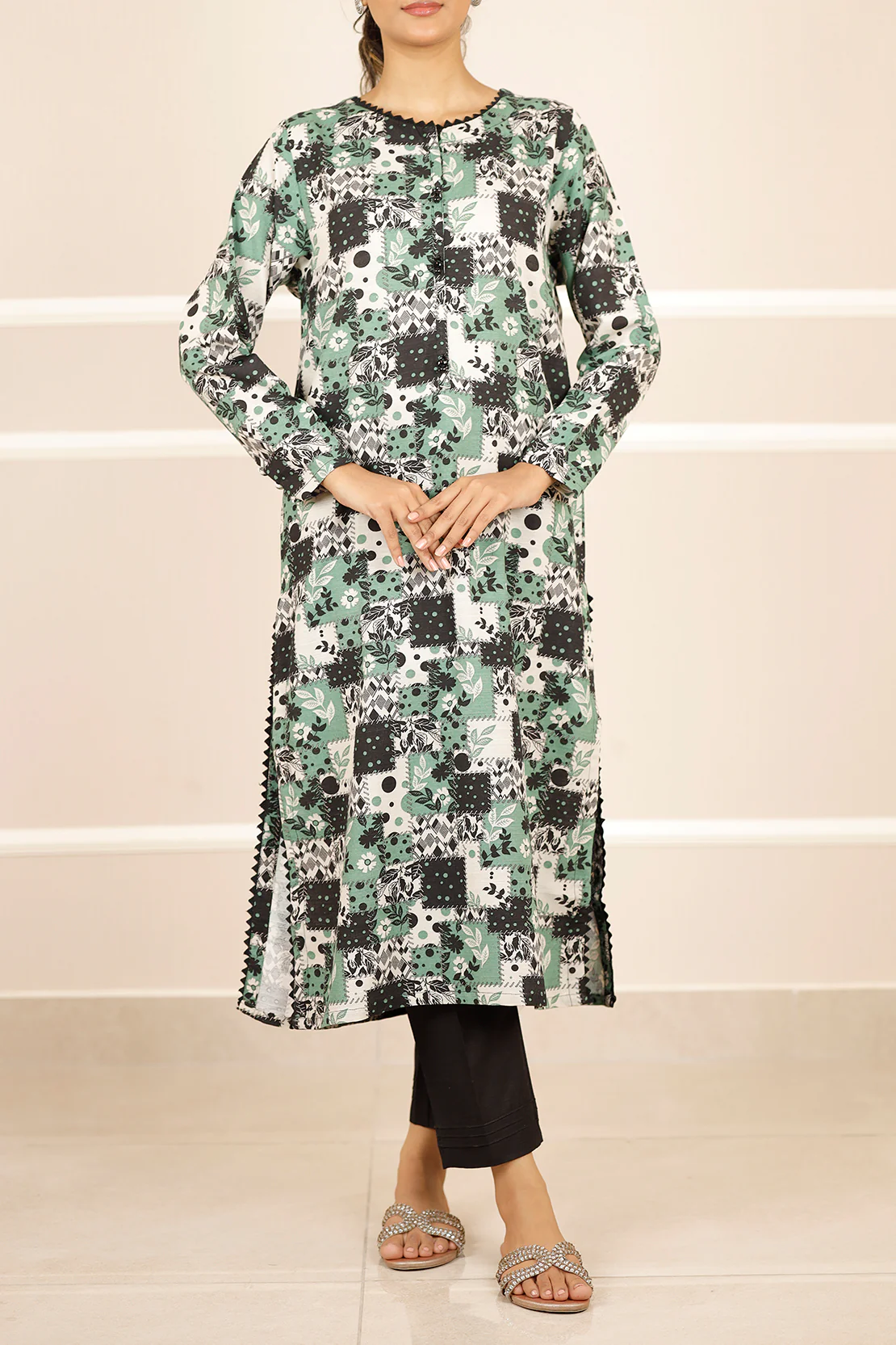 Printed Khaddar Stitched 3 Piece - Image 4