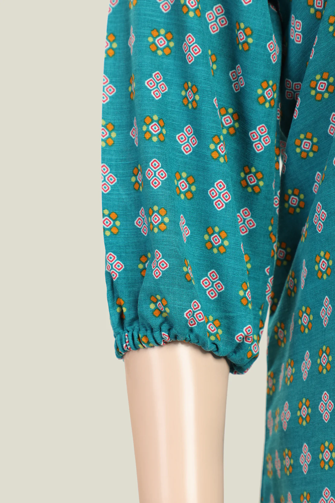 Printed Khaddar Stitched Shirt - Image 3