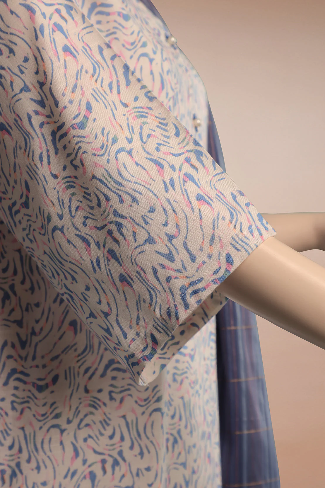 Printed Khaddar Stitched Shirt - Image 3