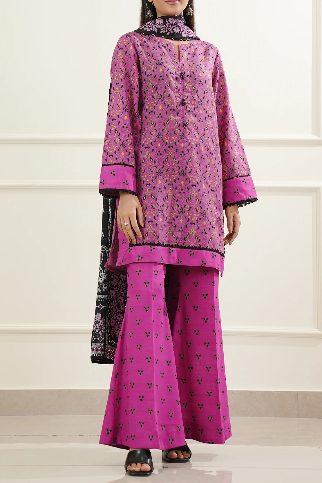 Printed Khaddar Stitched Shirt - Image 3