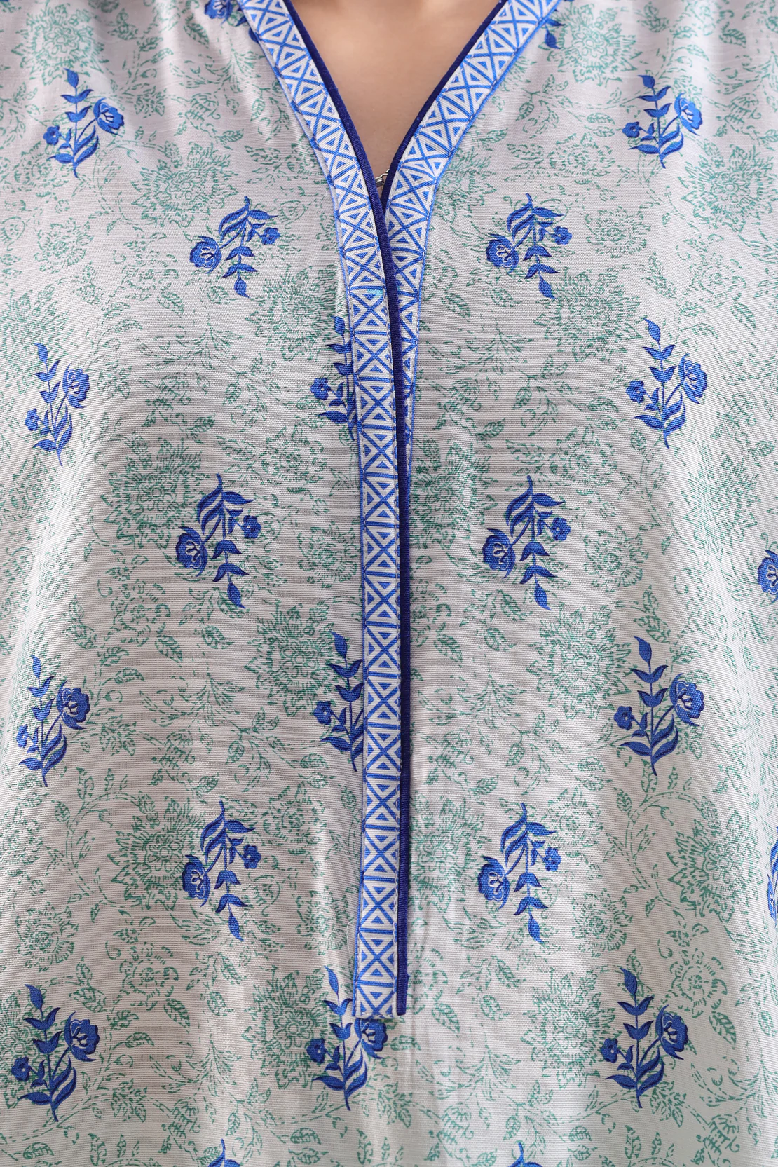 Printed Khaddar Stitched Shirt - Image 3