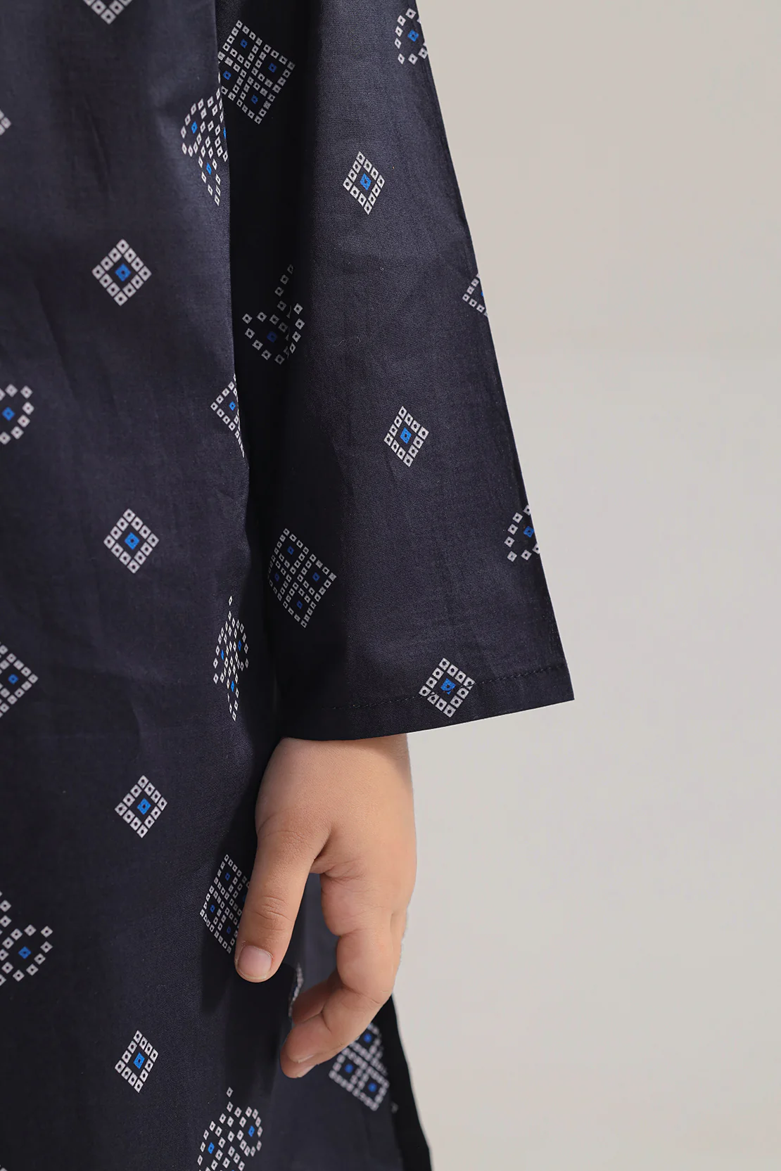 Printed Lawn Stitched 2 Piece (Shirt/Trouser) For Kids - Image 4