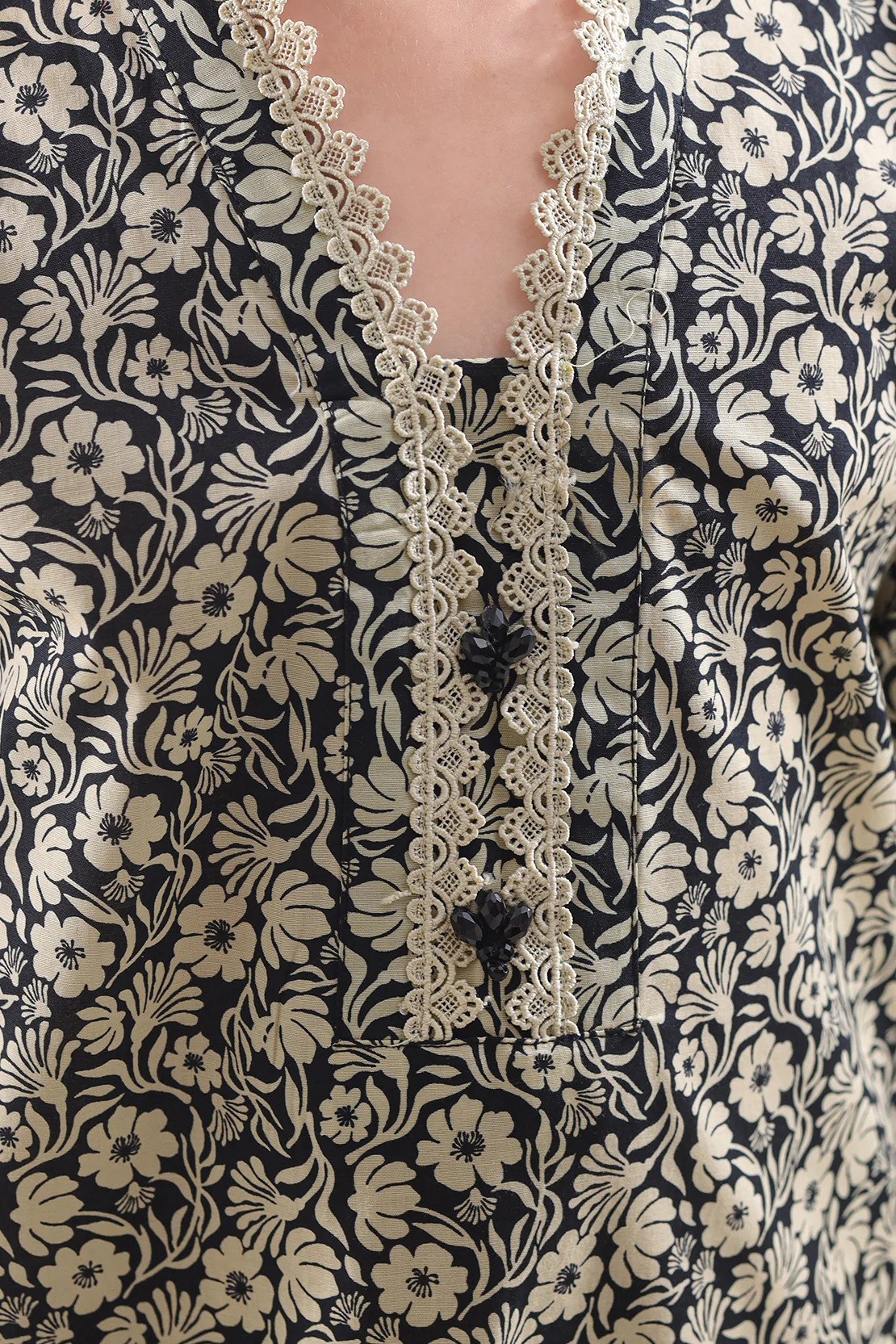 Printed Lawn Stitched 2 Piece (Shirt/Trouser) For Kids - Image 3