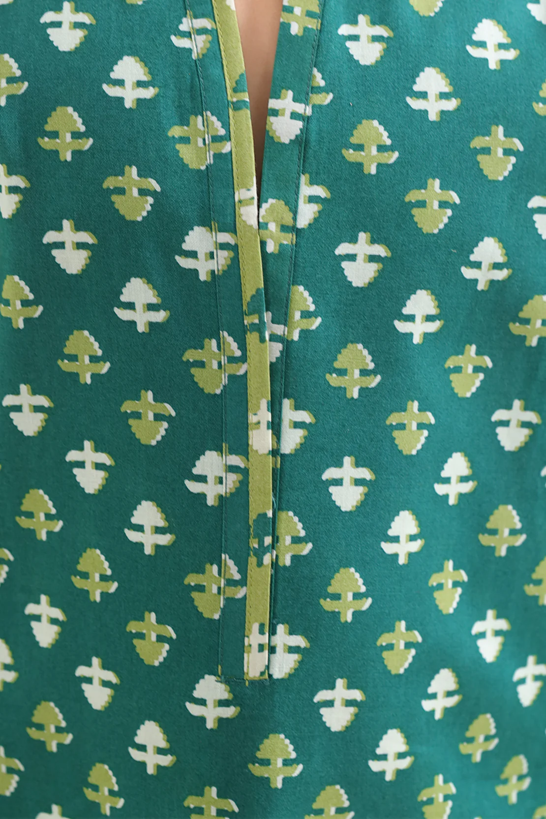 Printed Lawn Stitched 2 Piece (Shirt/Trouser) For Kids - Image 4